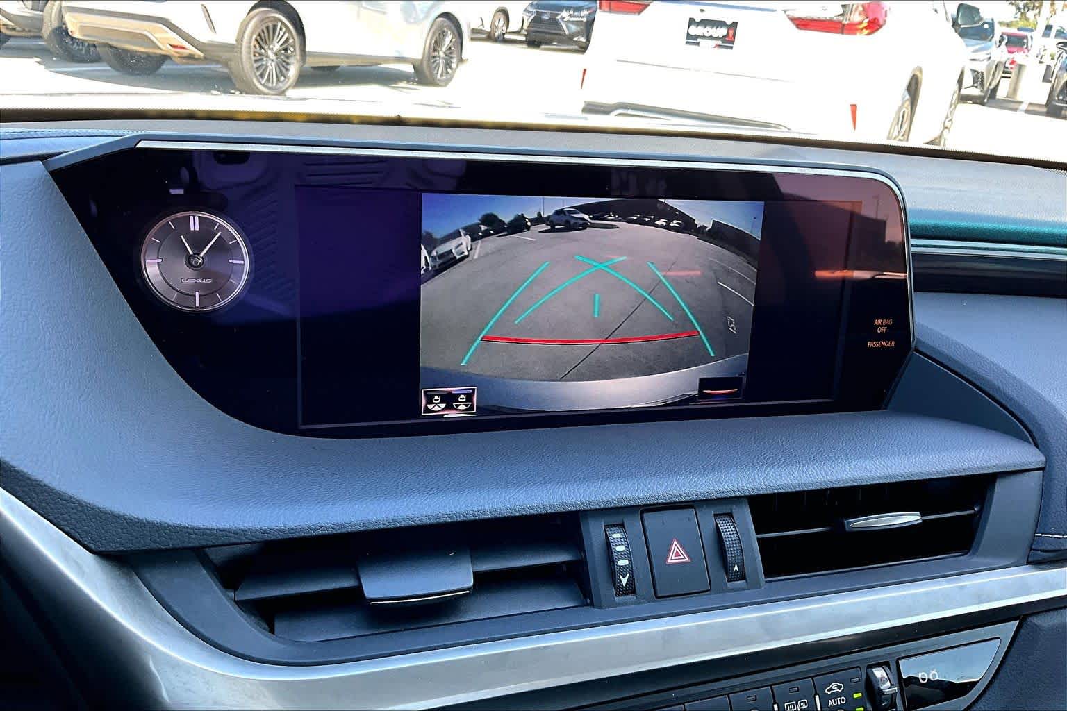 2019 Lexus ES Luxury  Silver Lining Metallic at Honda of Clear Lake