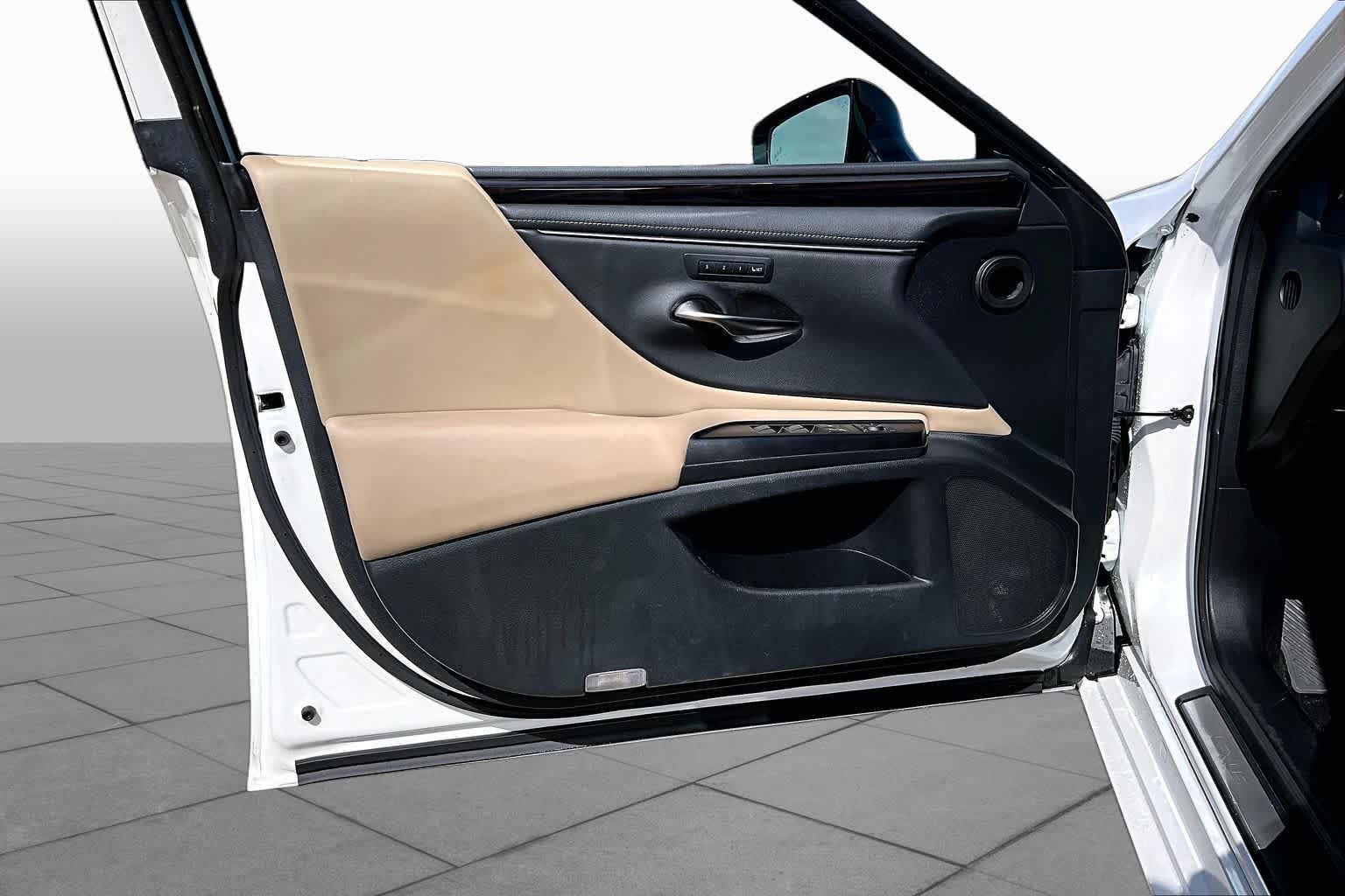 2019 Lexus ES 350  Eminent White Pearl at Lexus of Clear Lake
