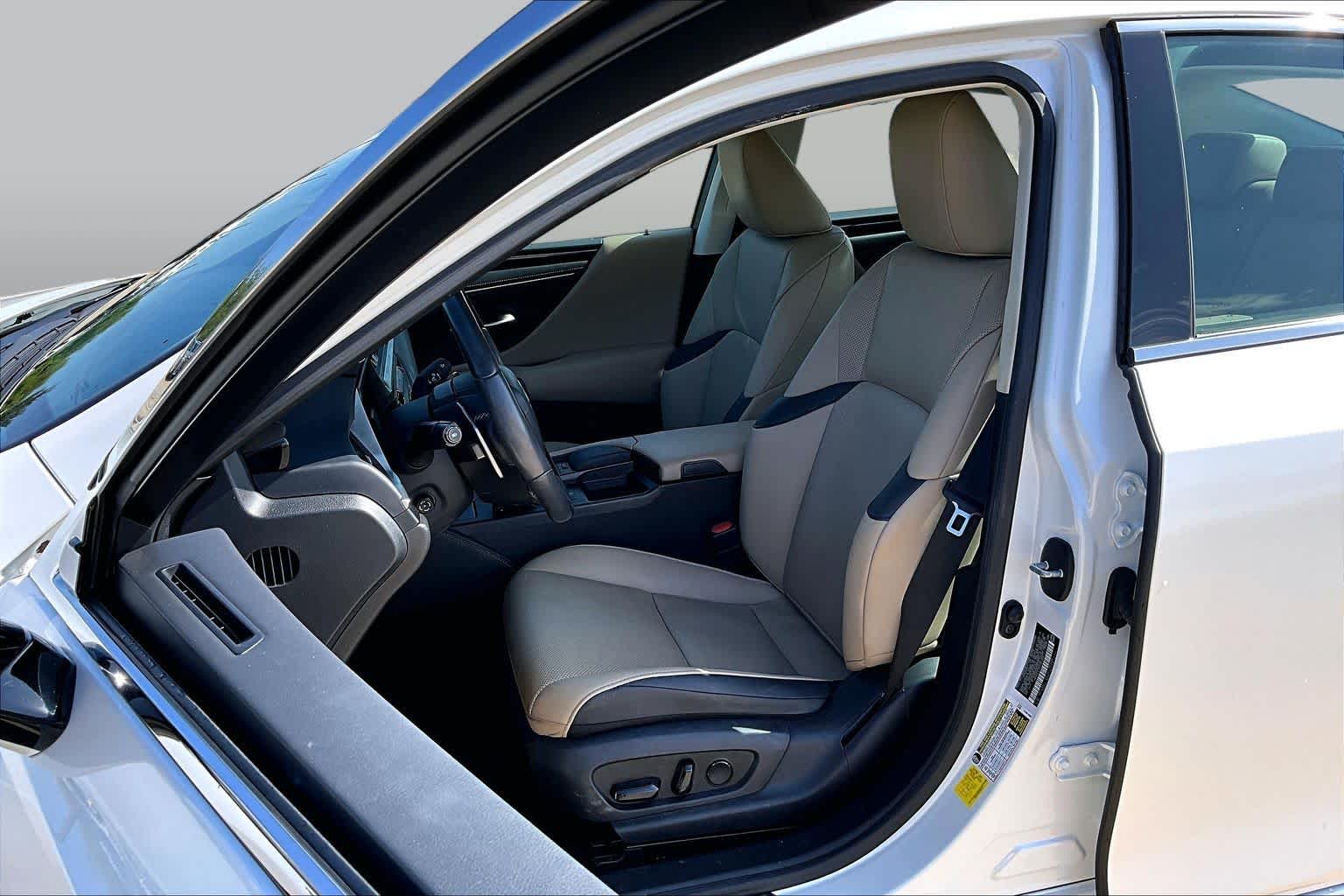 2019 Lexus ES 350  Eminent White Pearl at Lexus of Clear Lake