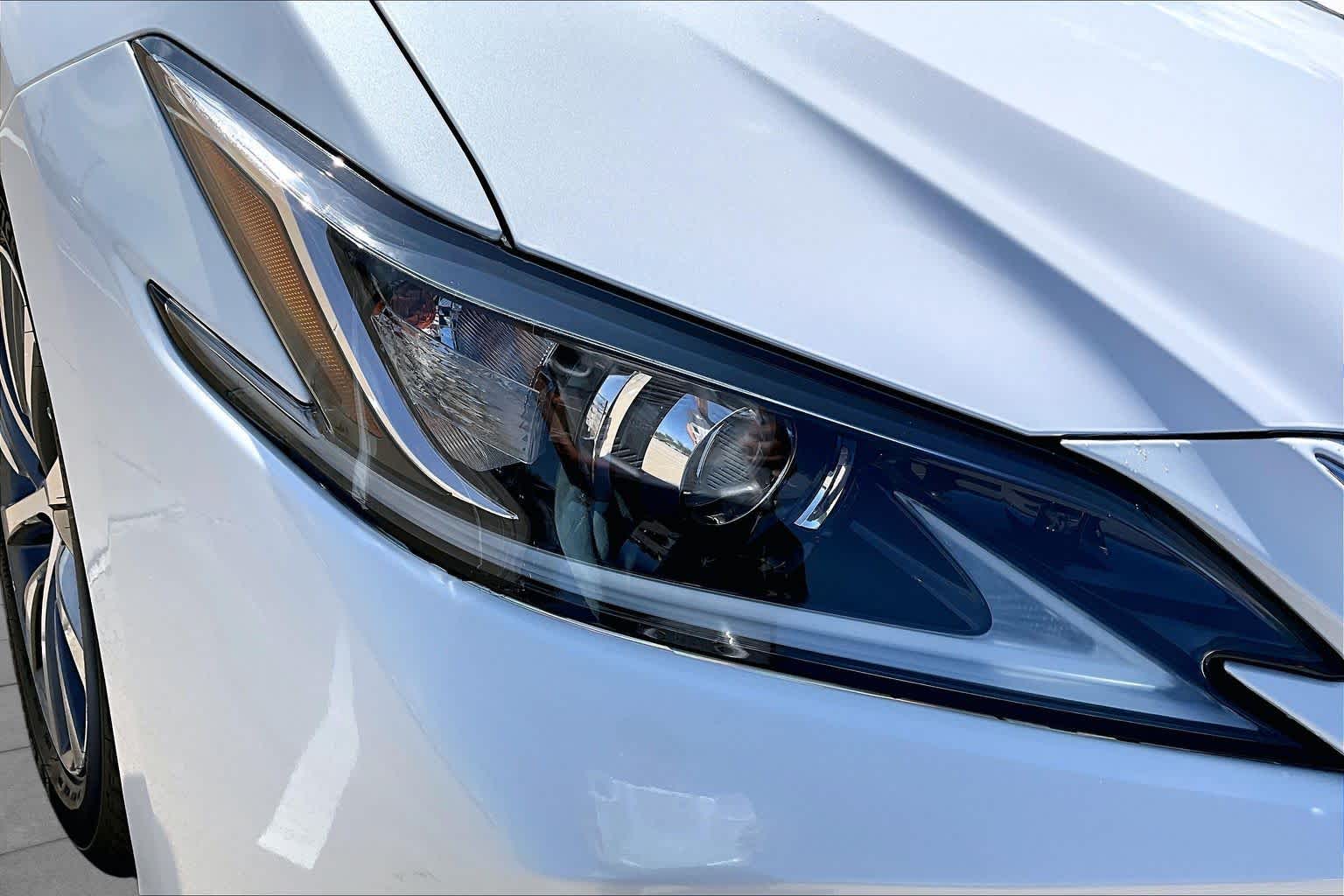2019 Lexus ES 350  Eminent White Pearl at Lexus of Clear Lake