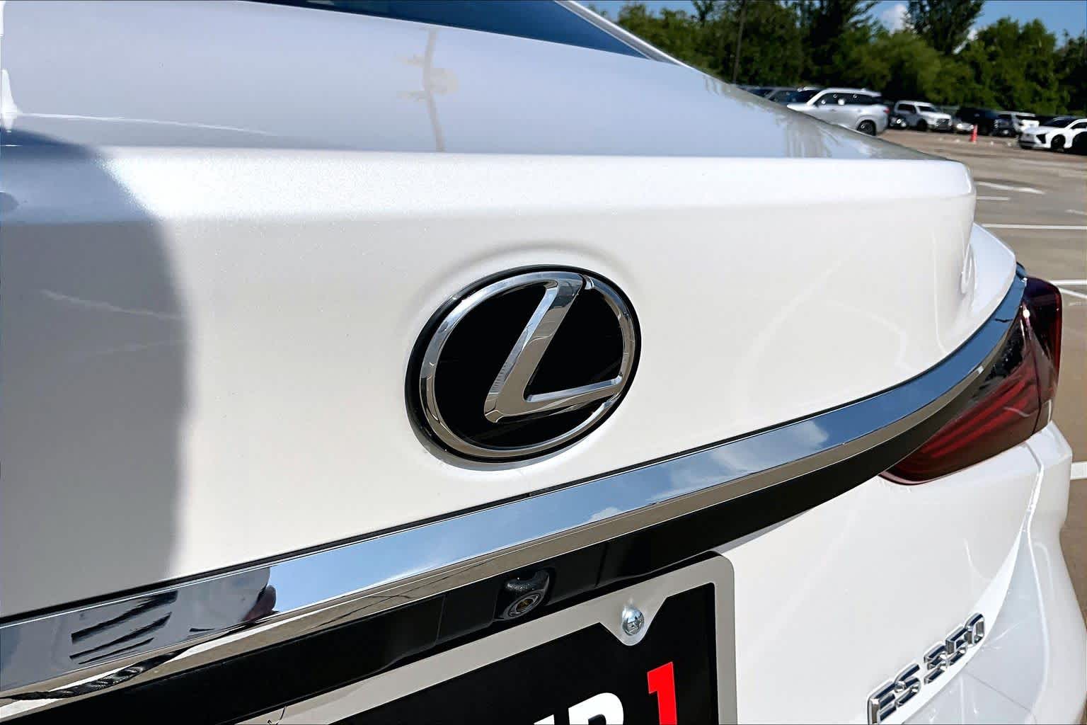 2019 Lexus ES 350  Eminent White Pearl at Lexus of Clear Lake