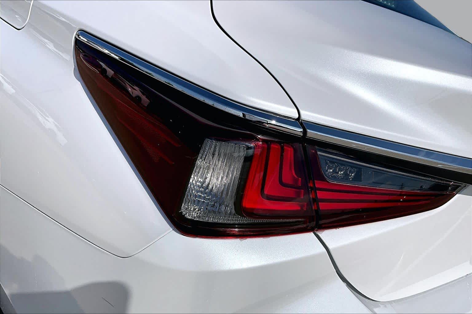 2019 Lexus ES 350  Eminent White Pearl at Lexus of Clear Lake