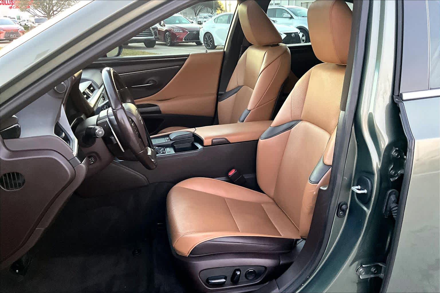 2019 Lexus ES  Sunlit Green at AutoNation USA Katy