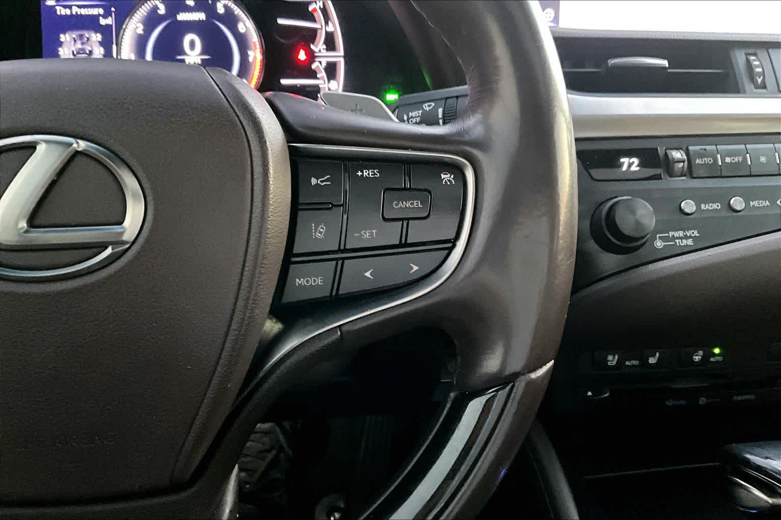 2019 Lexus ES  Sunlit Green at AutoNation USA Katy
