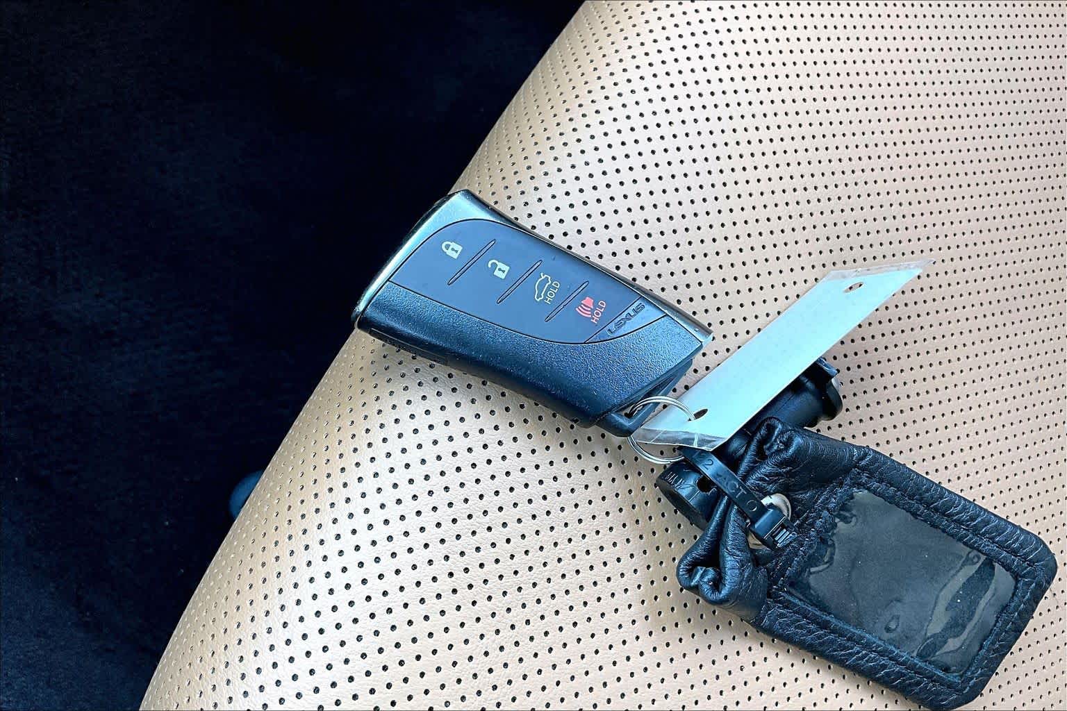 2020 Lexus ES 350 photo 13 of 35