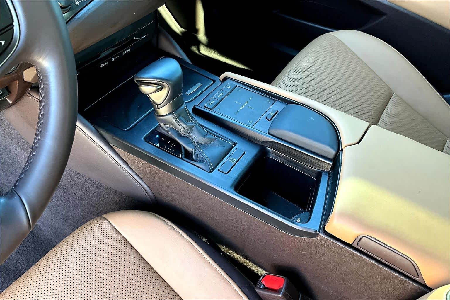 2020 Lexus ES 350 photo 15 of 35
