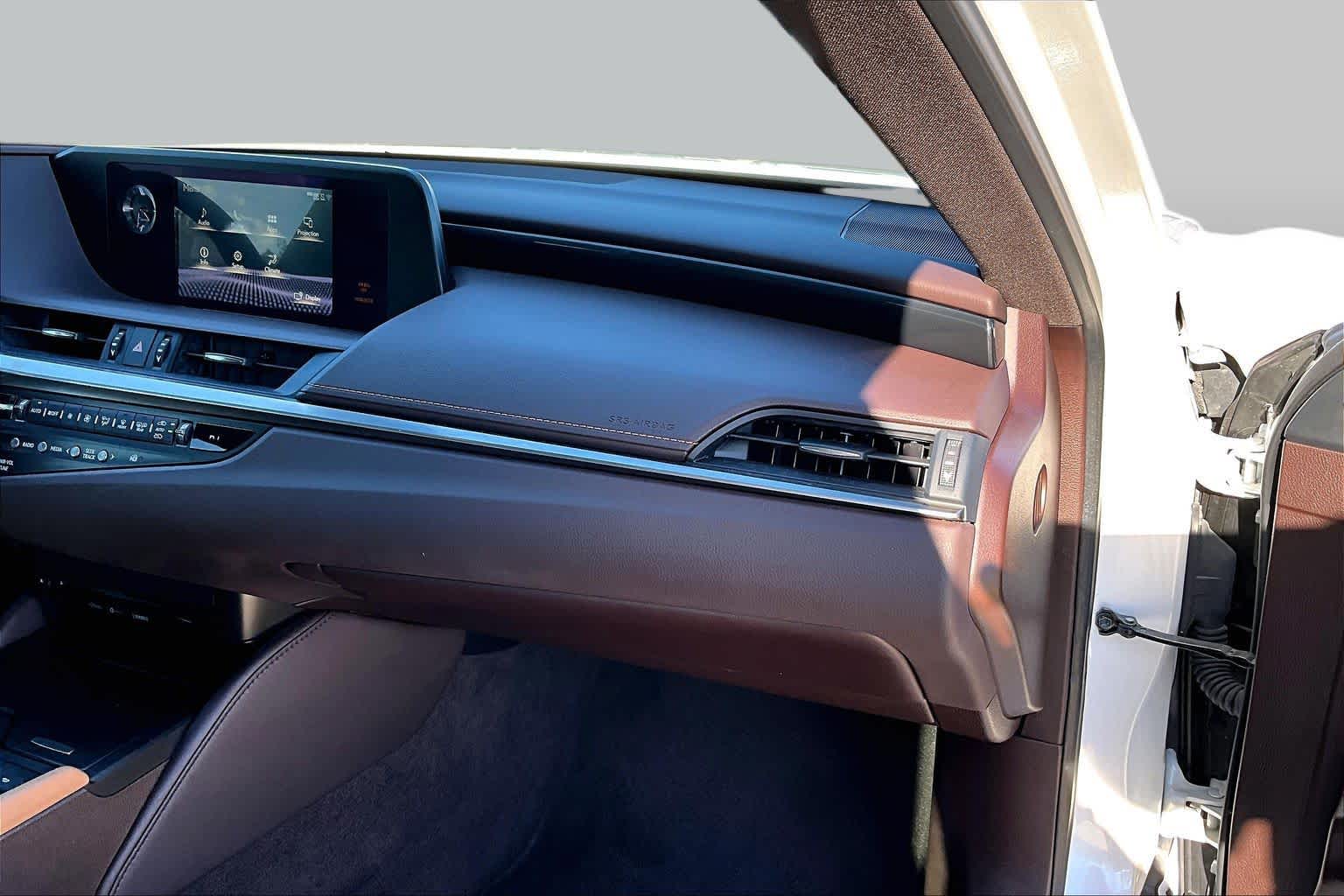 2020 Lexus ES 350 photo 17 of 35