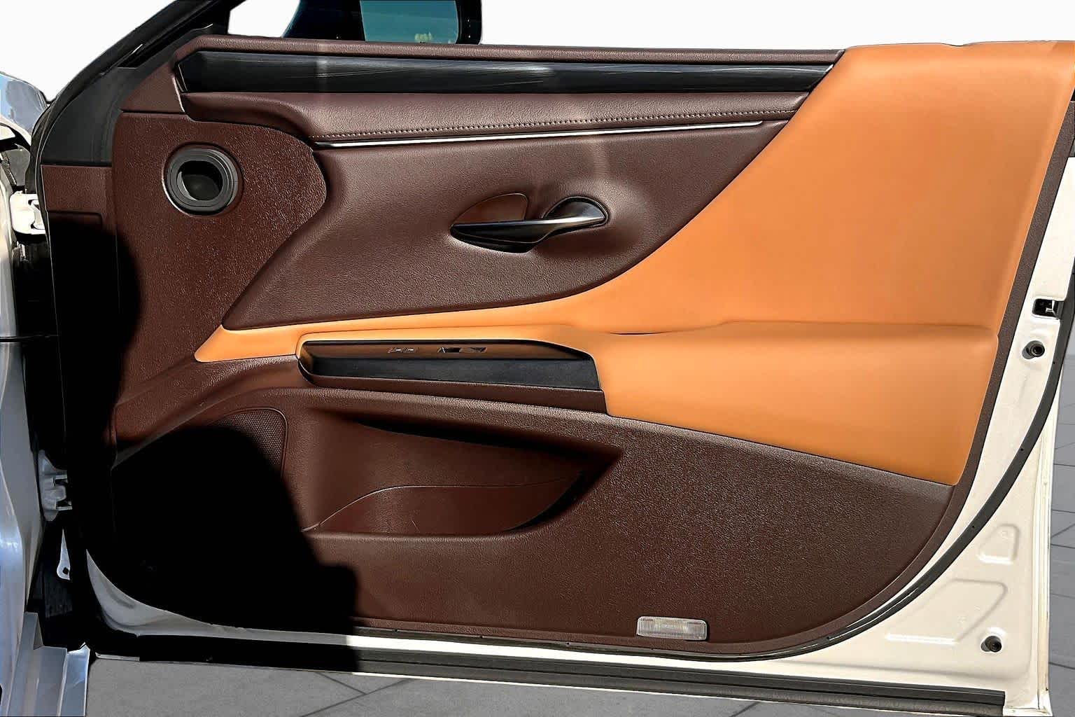 2020 Lexus ES 350 photo 21 of 35