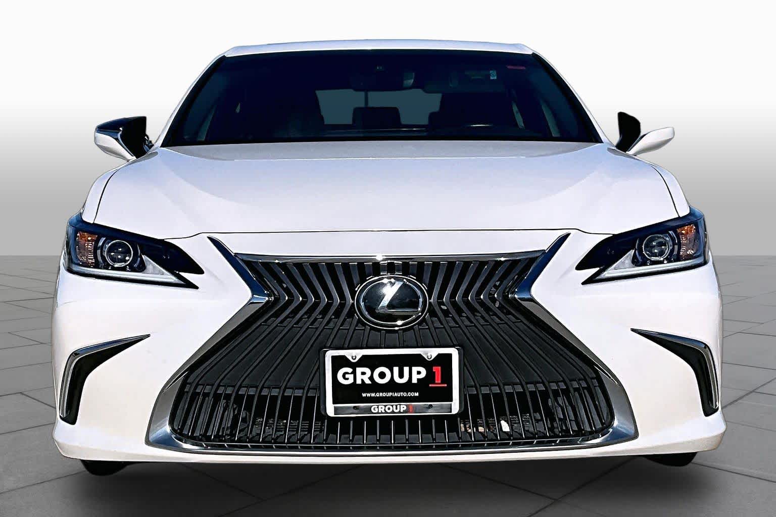 2020 Lexus ES 350 photo 4 of 35