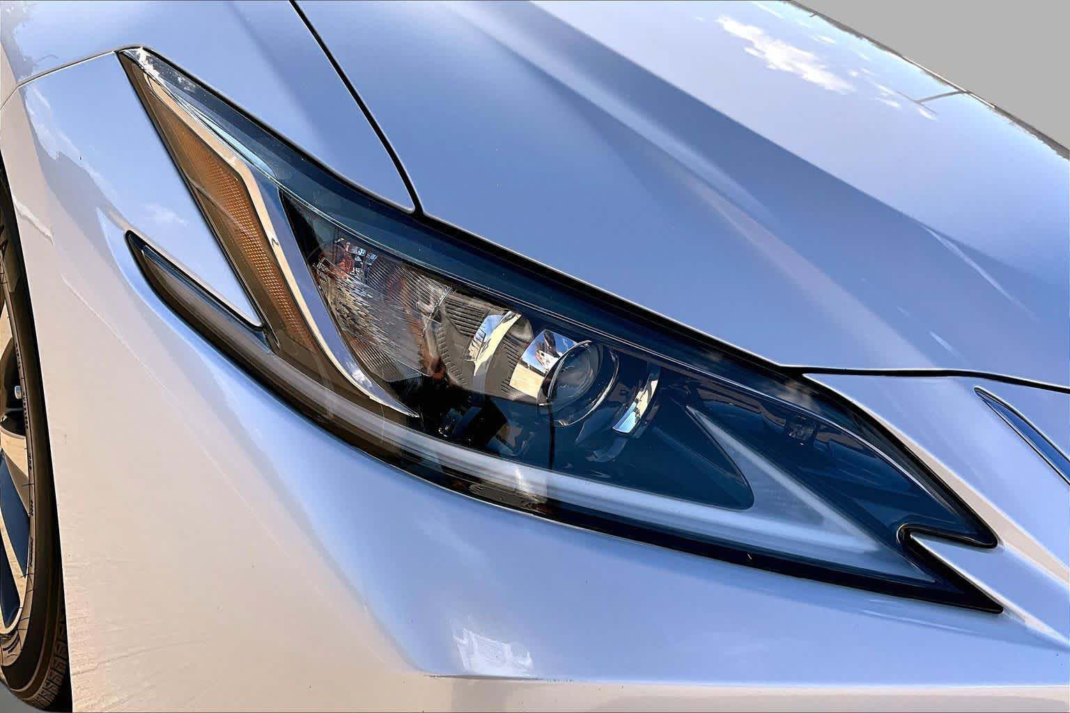 2020 Lexus ES 350 photo 26 of 35
