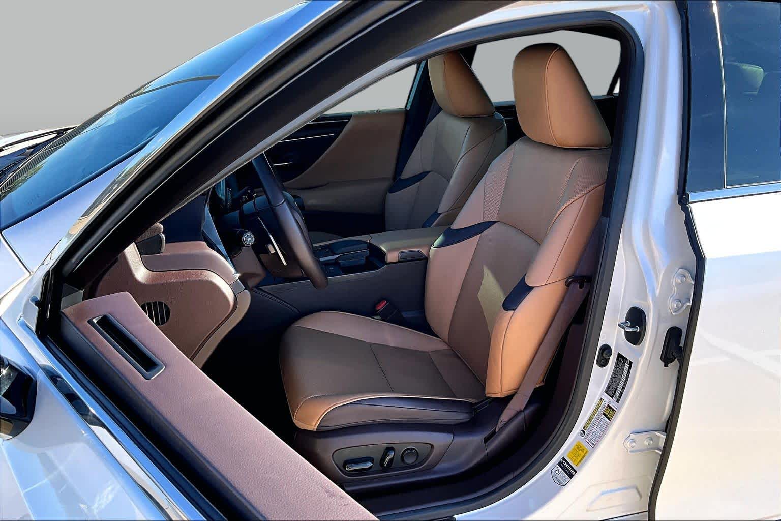 2020 Lexus ES 350 photo 7 of 35