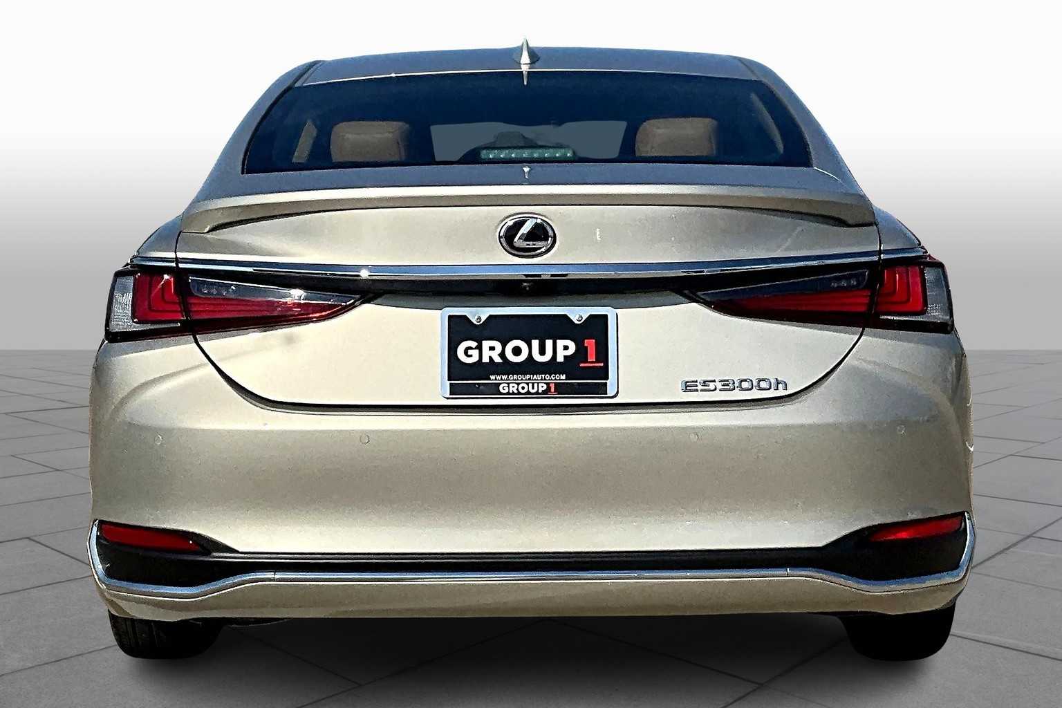 2025 Lexus ES  - 3