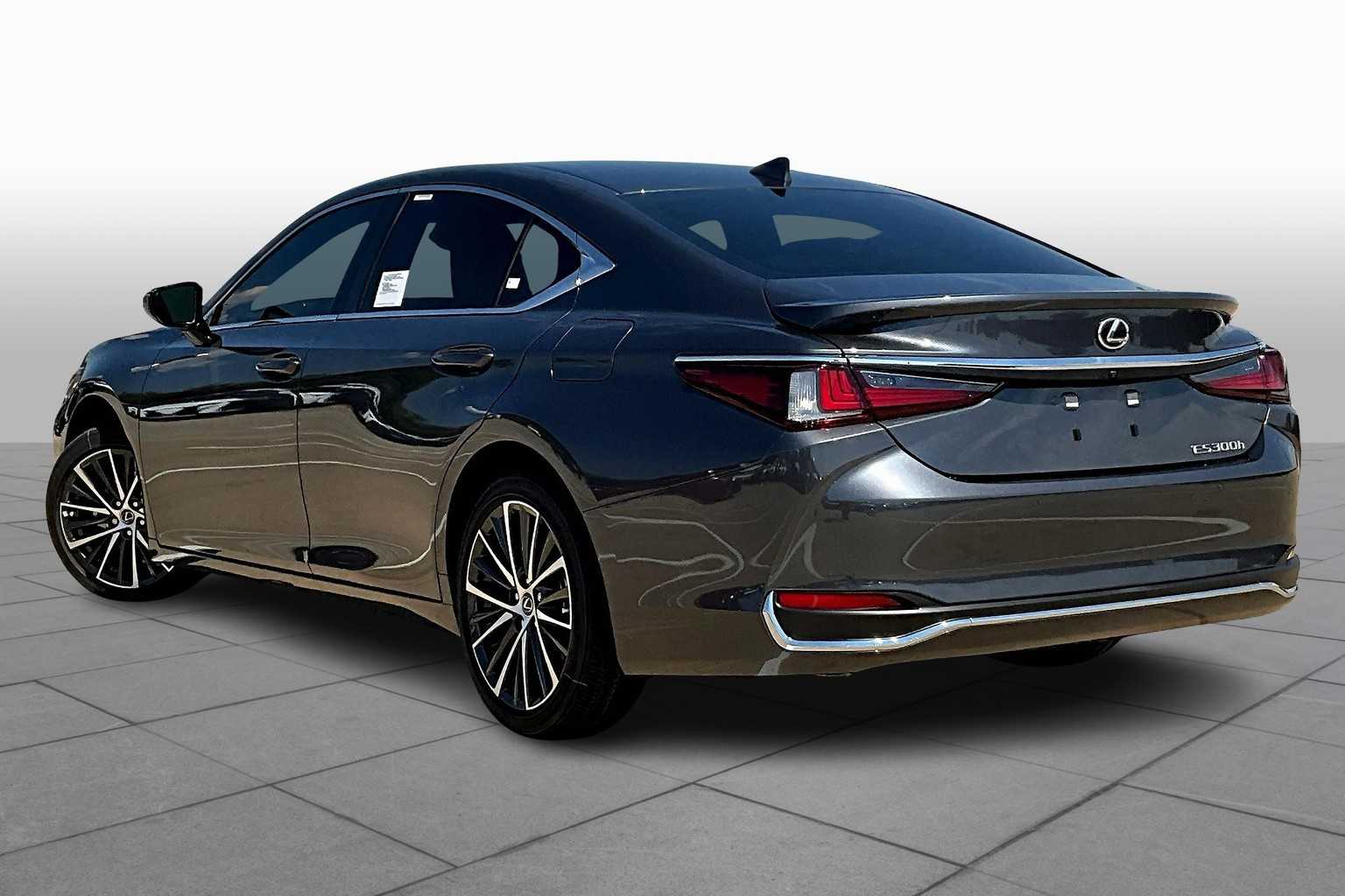 2025 Lexus ES  - 11