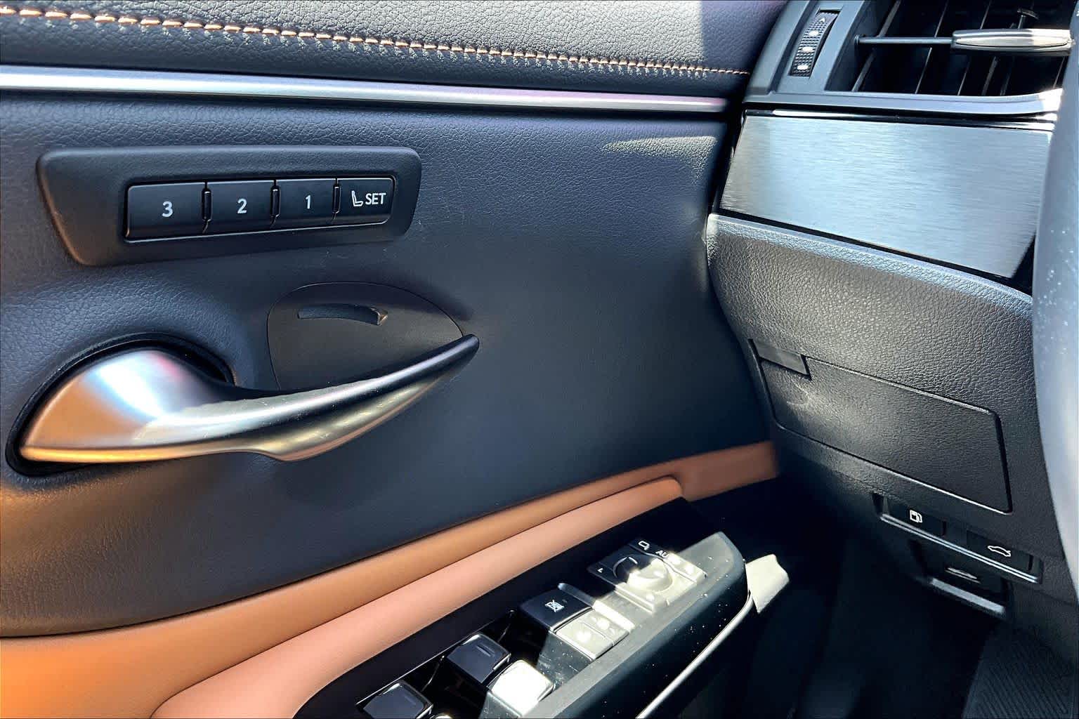 2025 Lexus ES 300h  Iridium at Lexus of Clear Lake