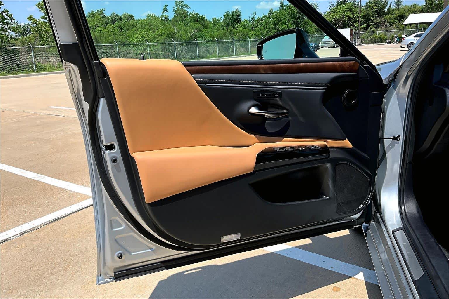2025 Lexus ES 300h  Iridium at Lexus of Clear Lake
