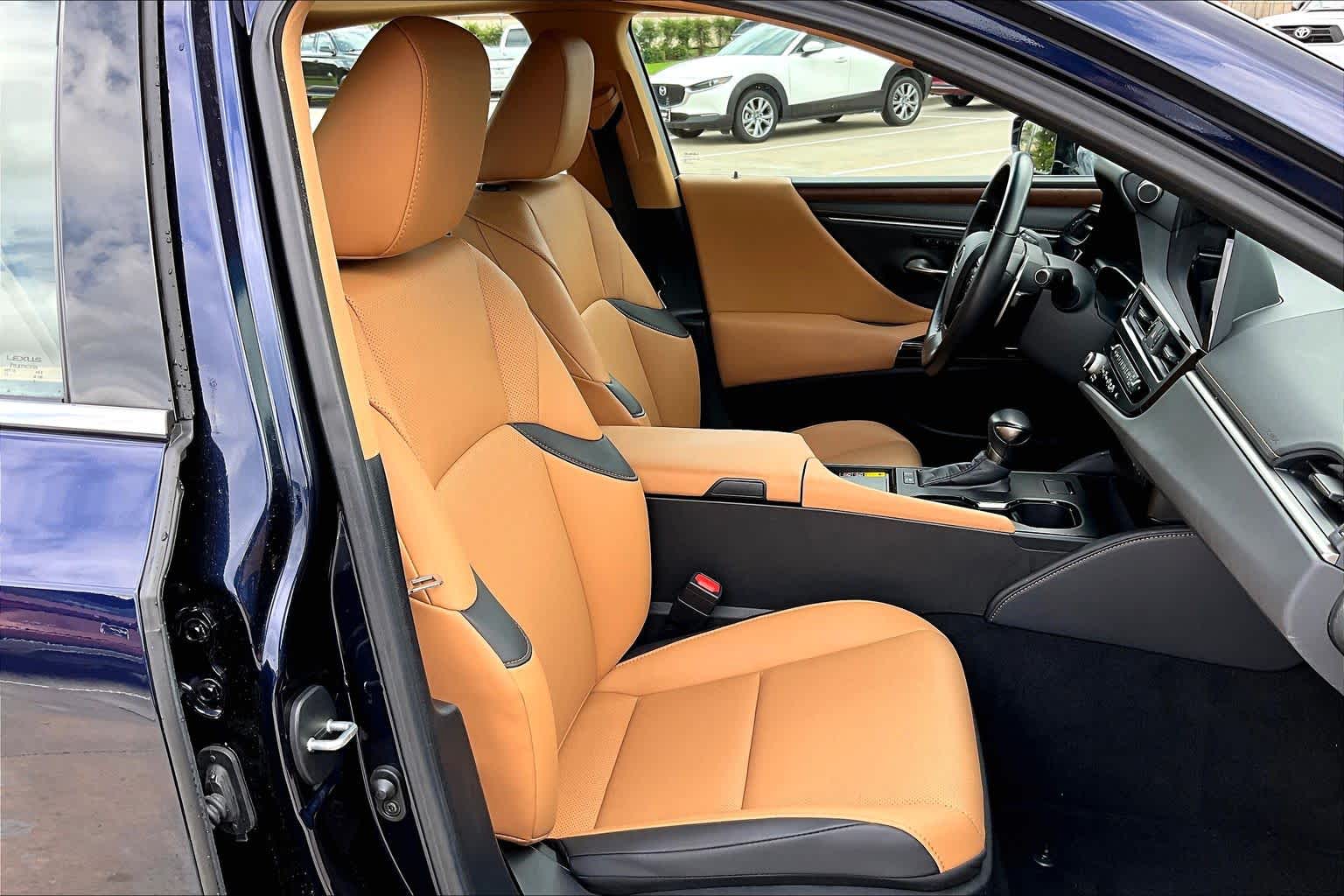 2025 Lexus ES 300h - 8