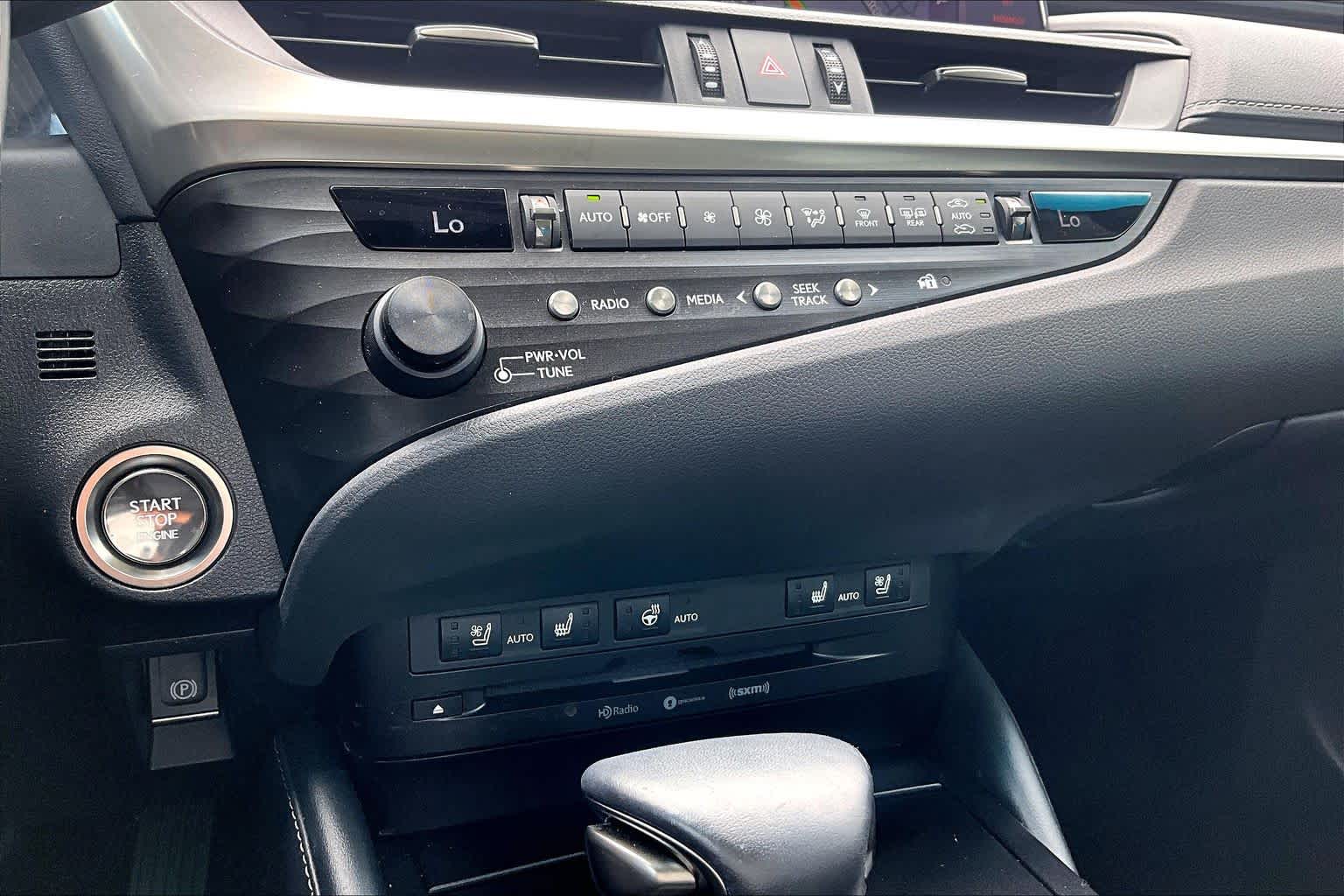 2020 Lexus ES 350 photo 35 of 37