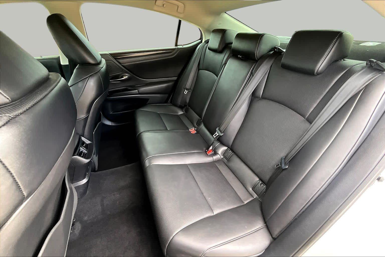 2020 Lexus ES 350 photo 21 of 37