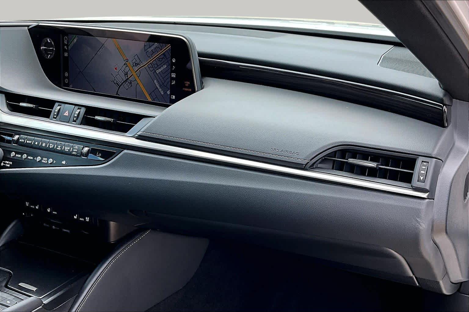 2020 Lexus ES 350 photo 19 of 37