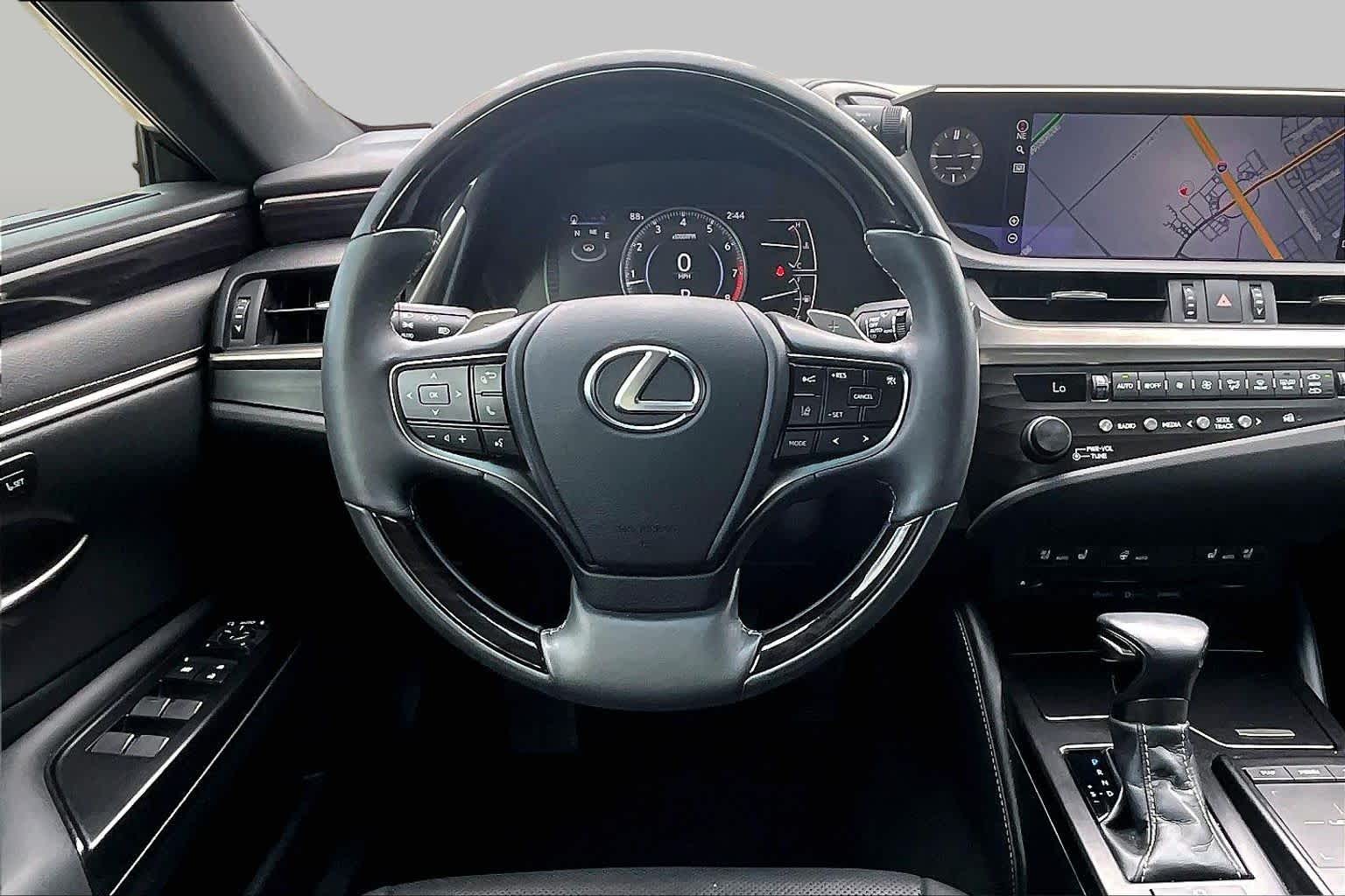 2020 Lexus ES 350 photo 6 of 37
