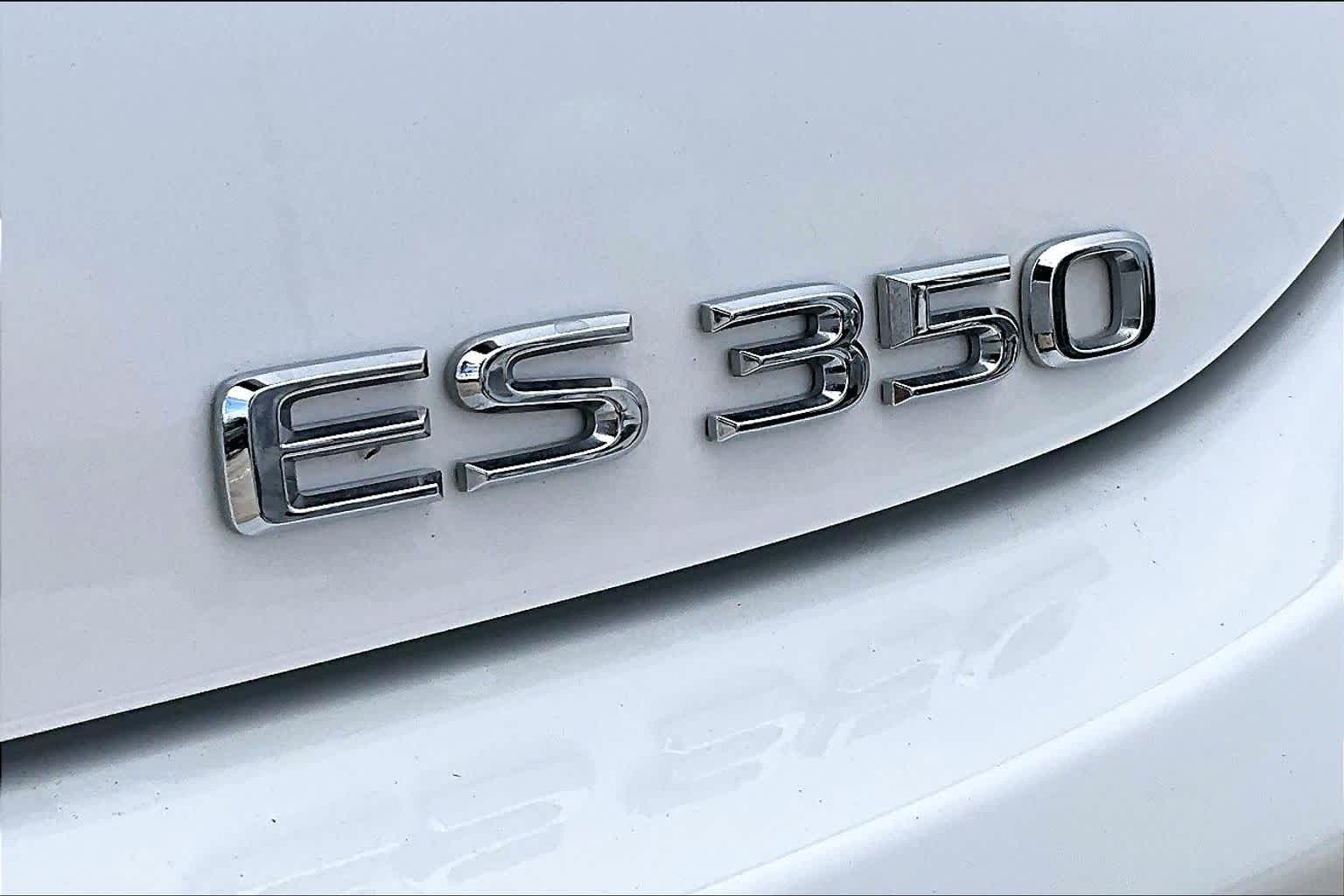 2020 Lexus ES 350 photo 10 of 37