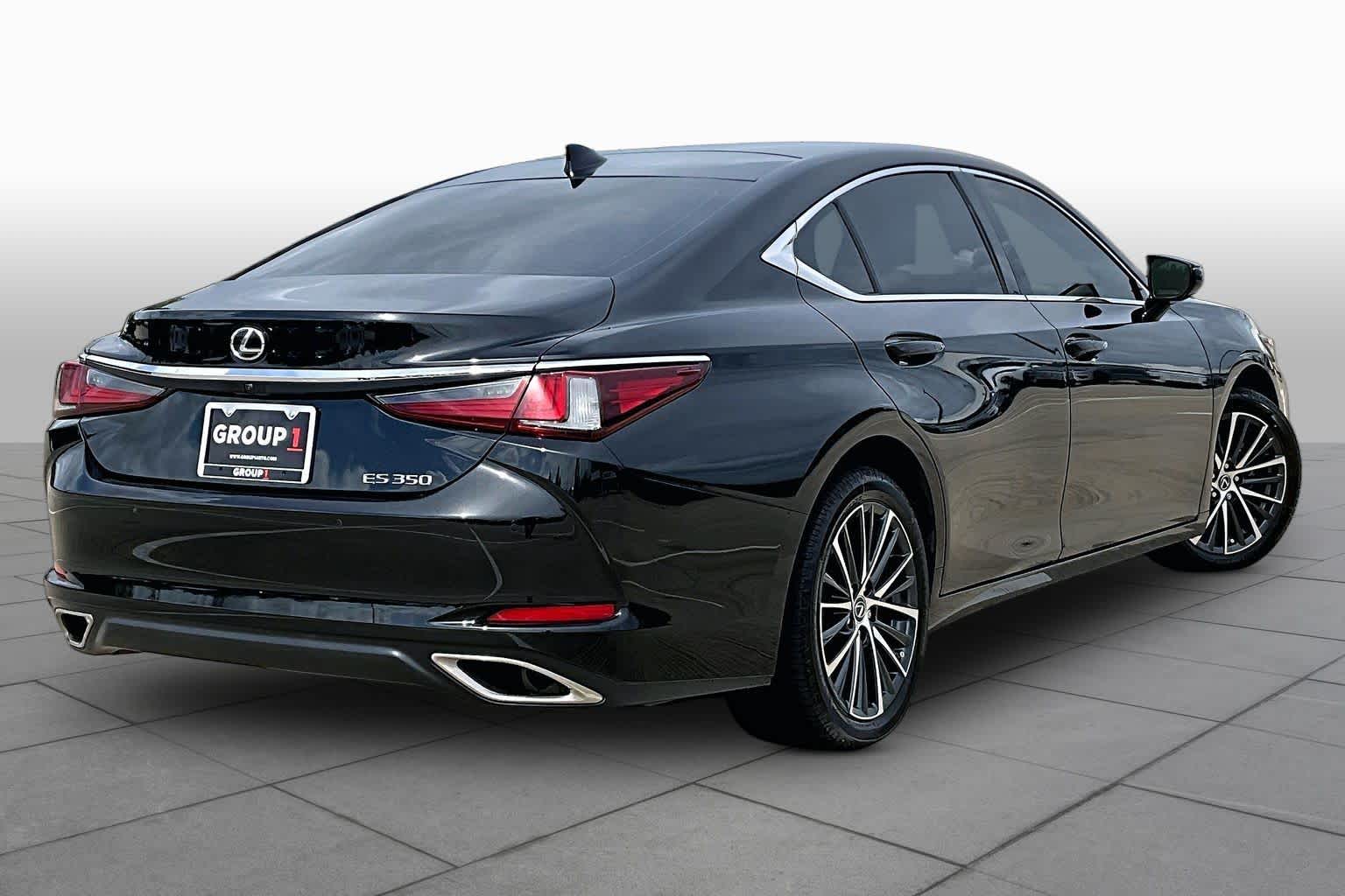 2023 Lexus ES 350 photo 13 of 36