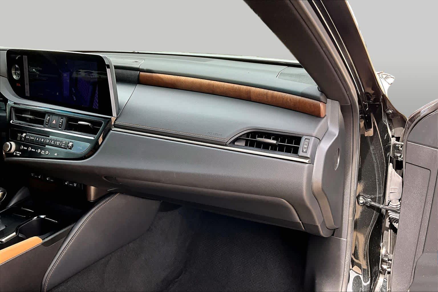 2023 Lexus ES 350 photo 19 of 36