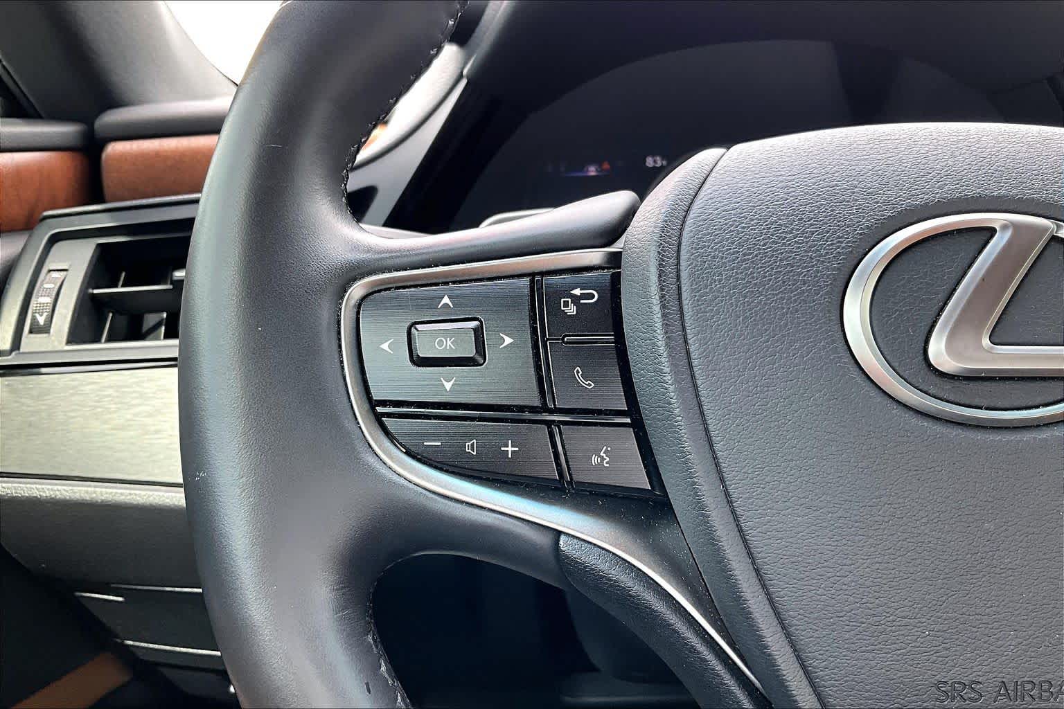 2023 Lexus ES 350 photo 24 of 36
