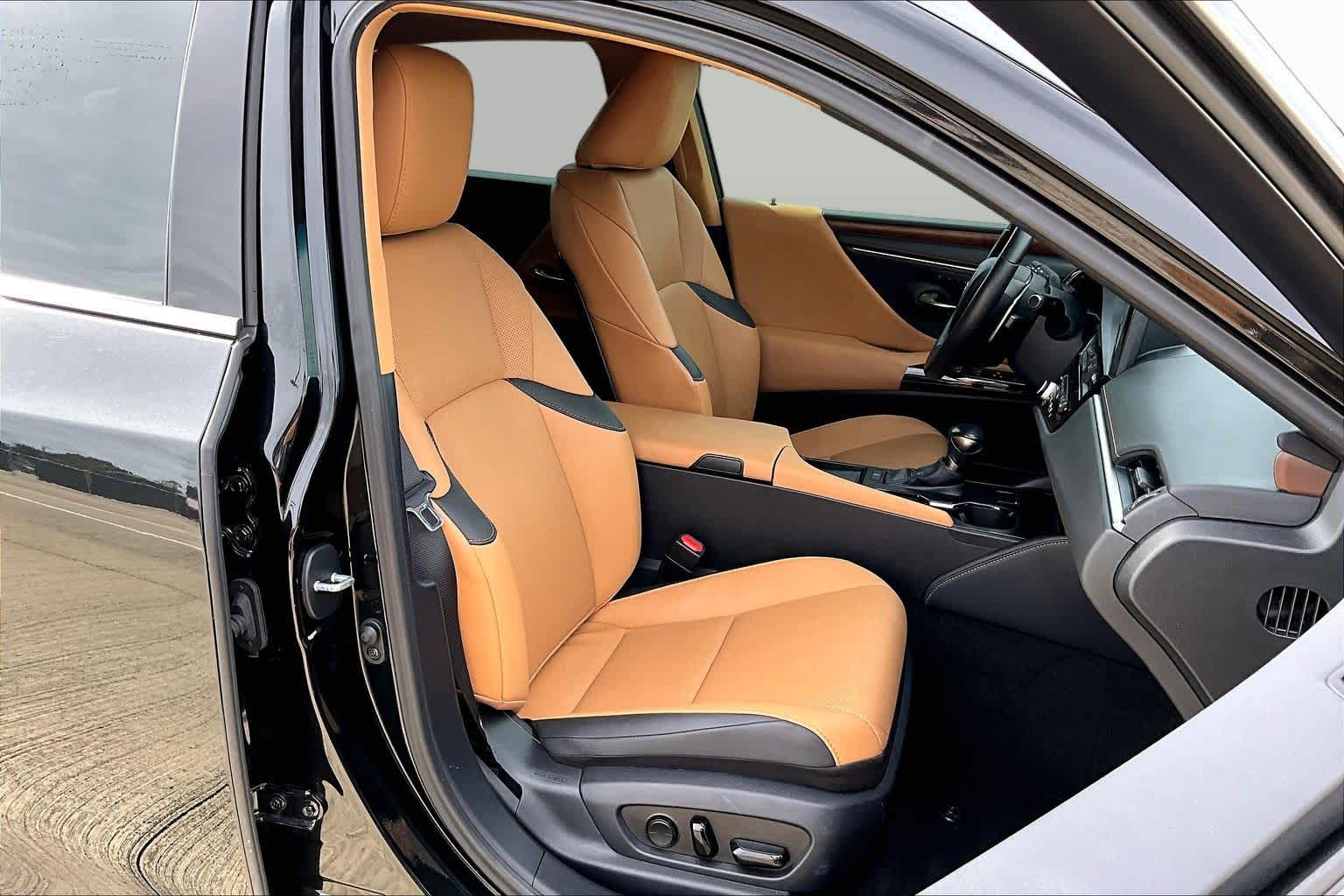 2023 Lexus ES 350 photo 9 of 36