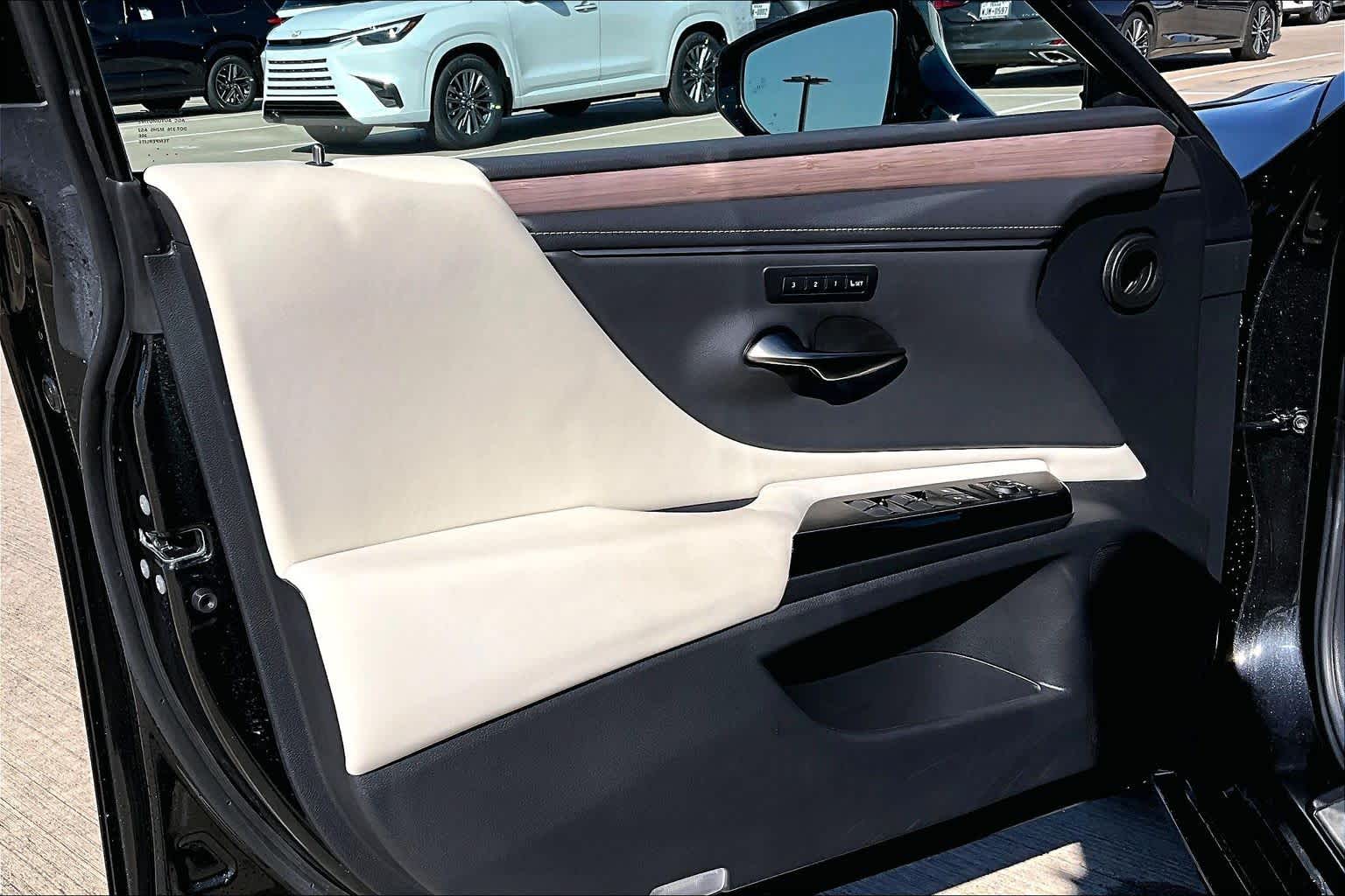 2025 Lexus ES  Caviar at Lexus Southwest Houston