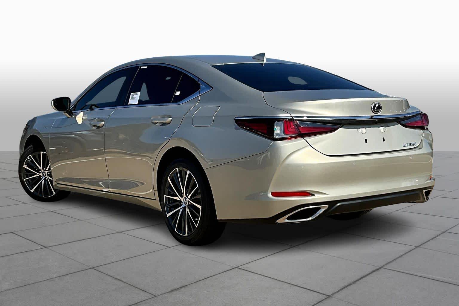 2025 Lexus ES  - 11