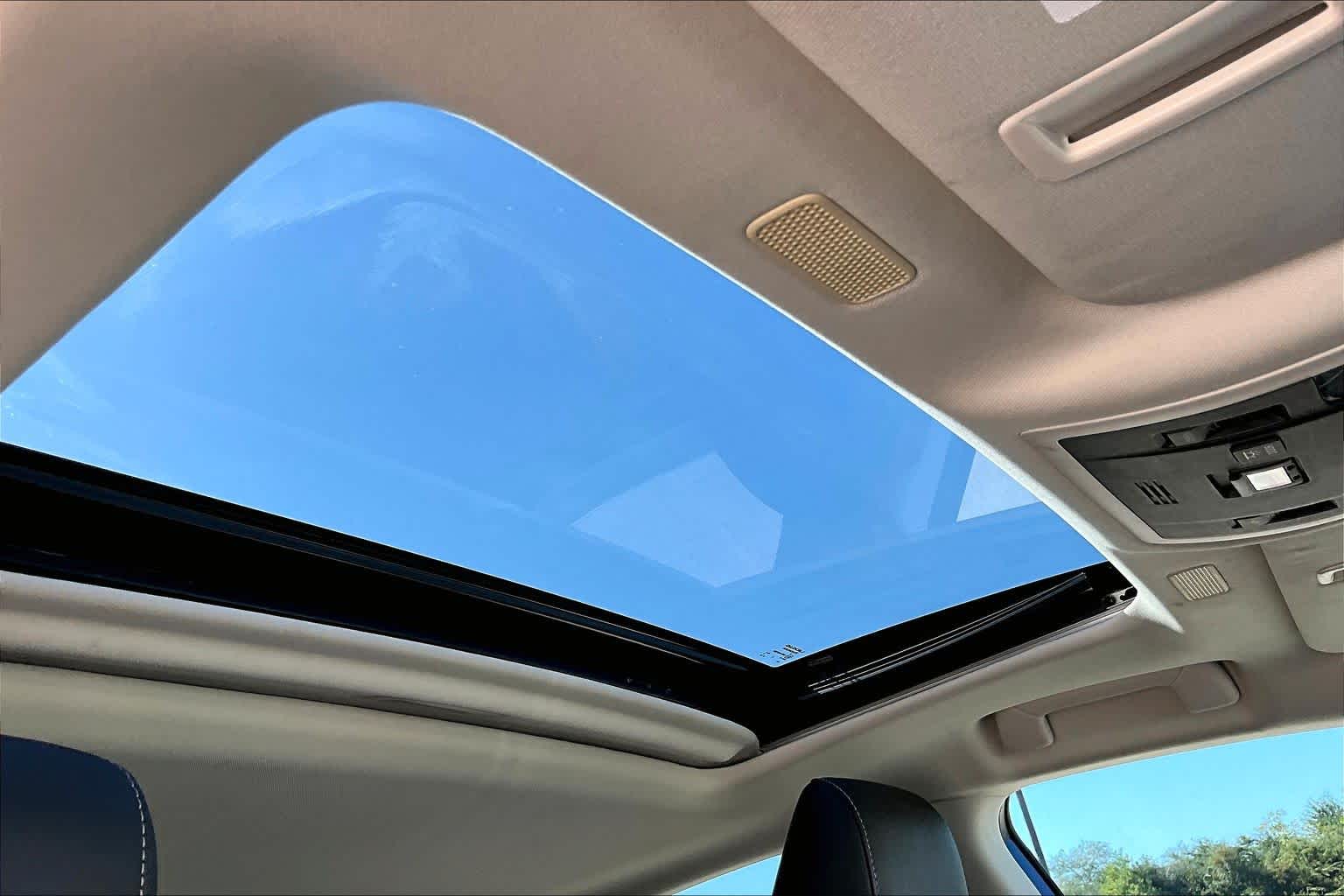 2020 Lexus ES 350 photo 14 of 36
