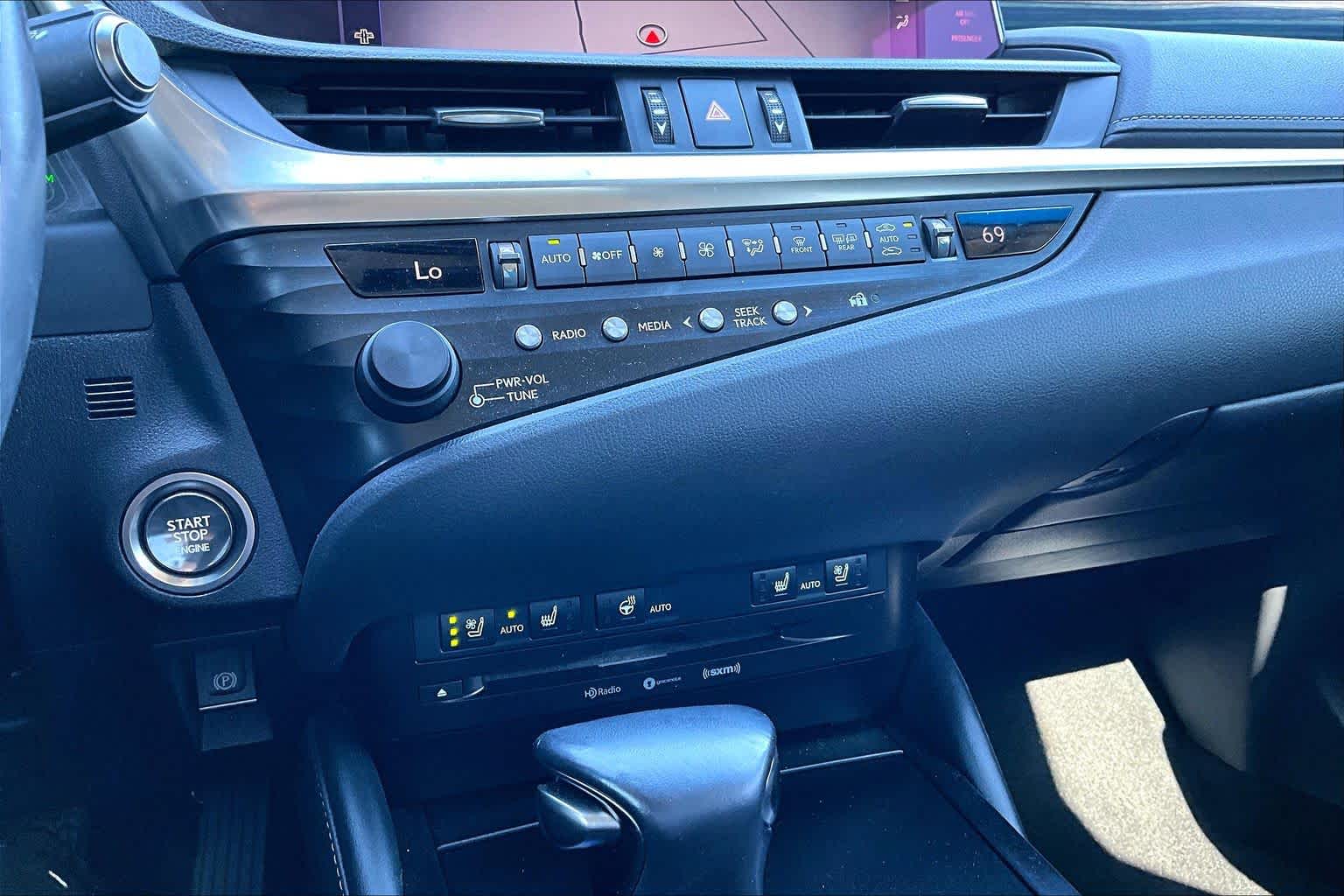 2020 Lexus ES 350 photo 34 of 36