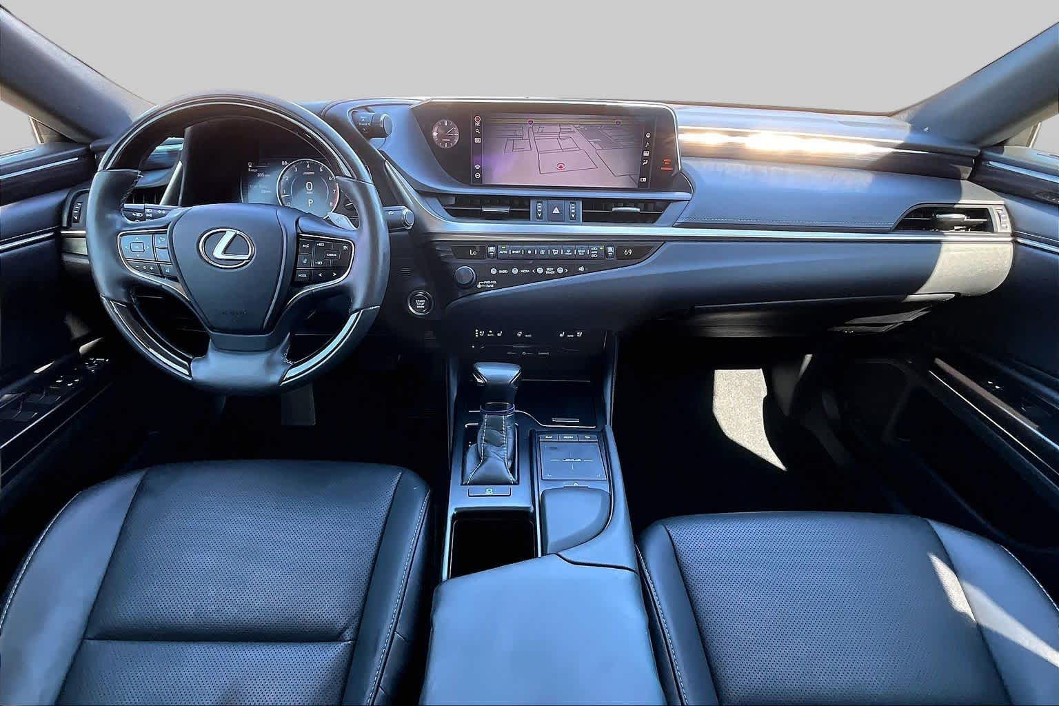 2020 Lexus ES 350 photo 16 of 36