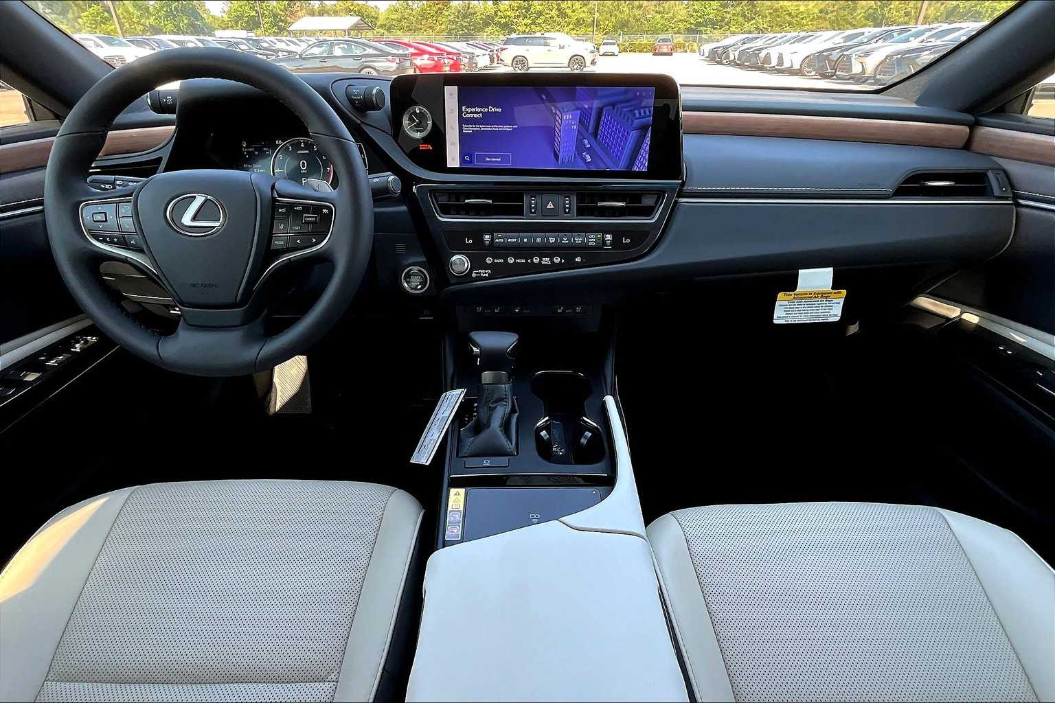 2025 Lexus ES  - 4