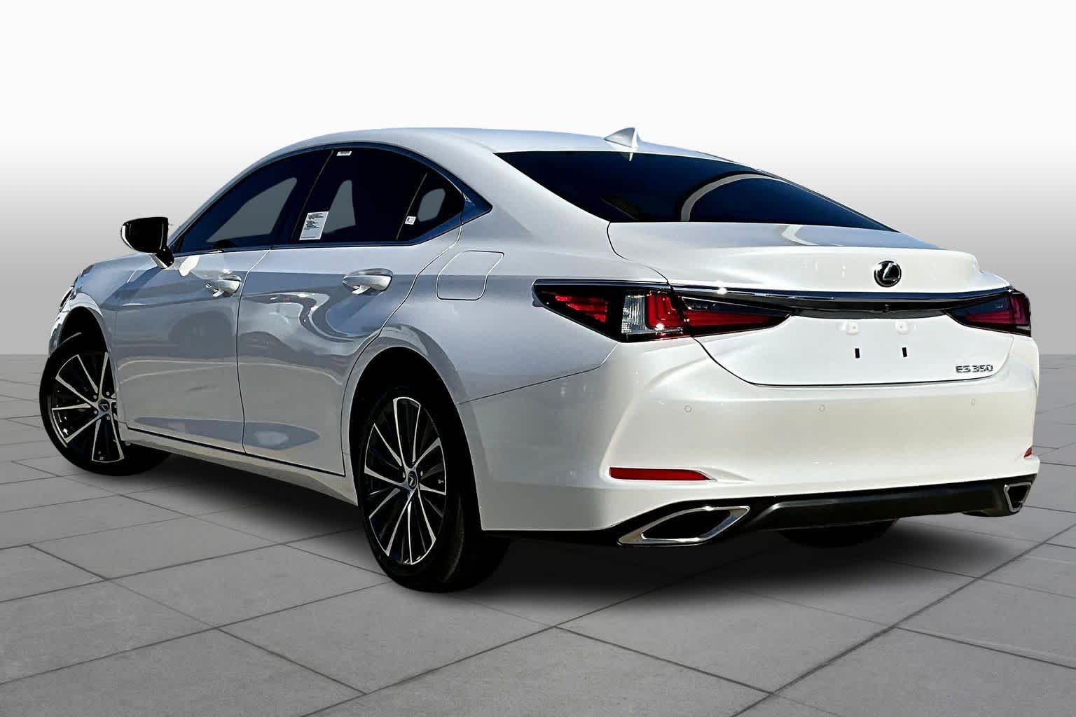 2025 Lexus ES  - 11