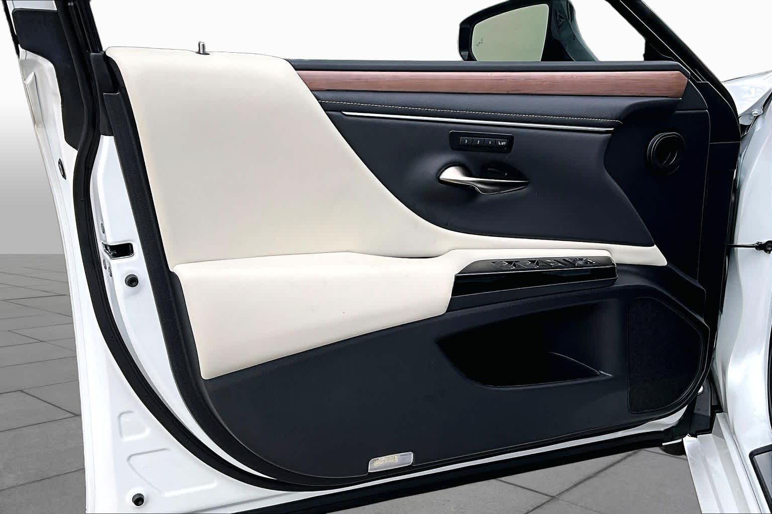 2025 Lexus ES 350  Eminent White Pearl at Lexus Southwest Houston