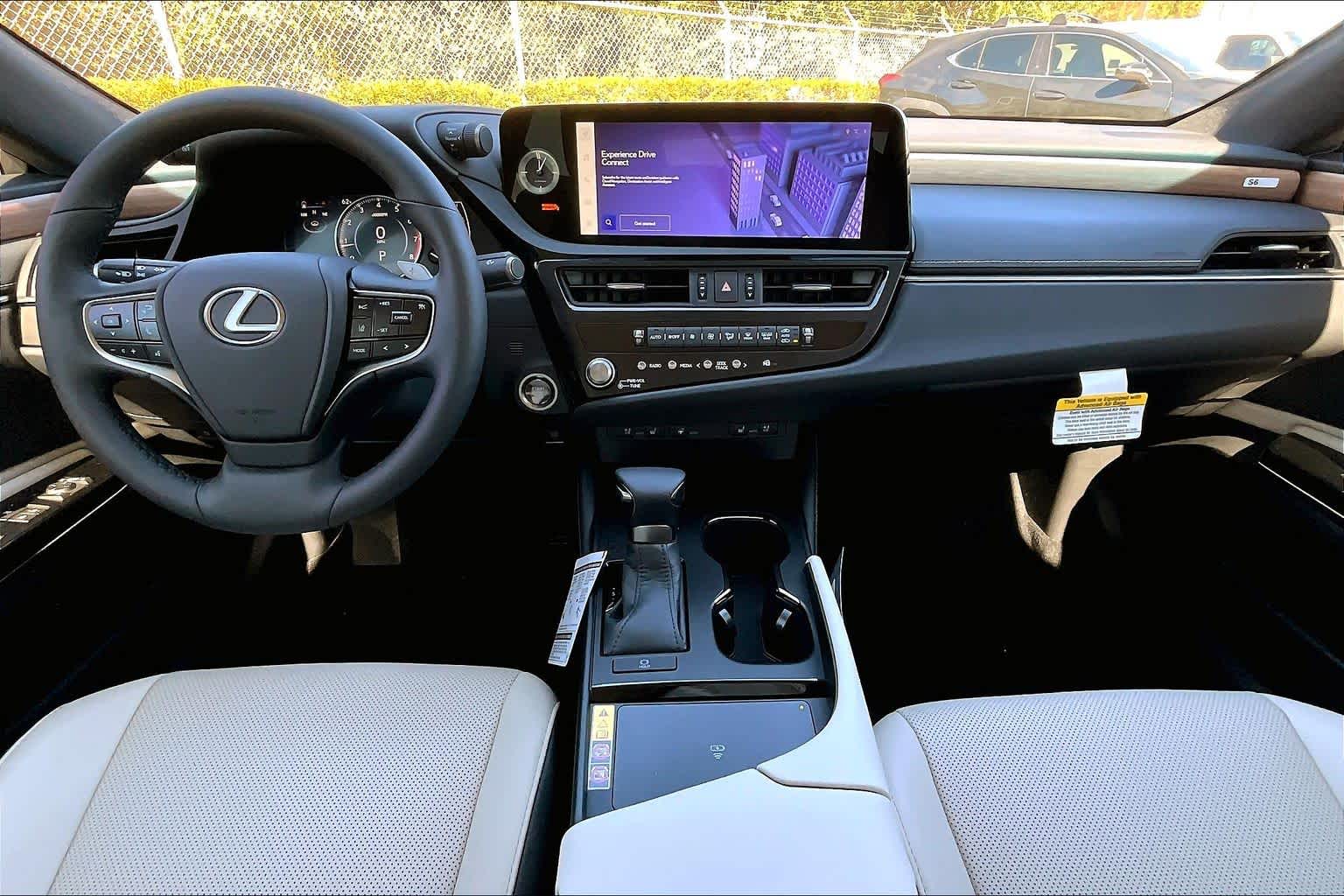 2025 Lexus ES  - 4