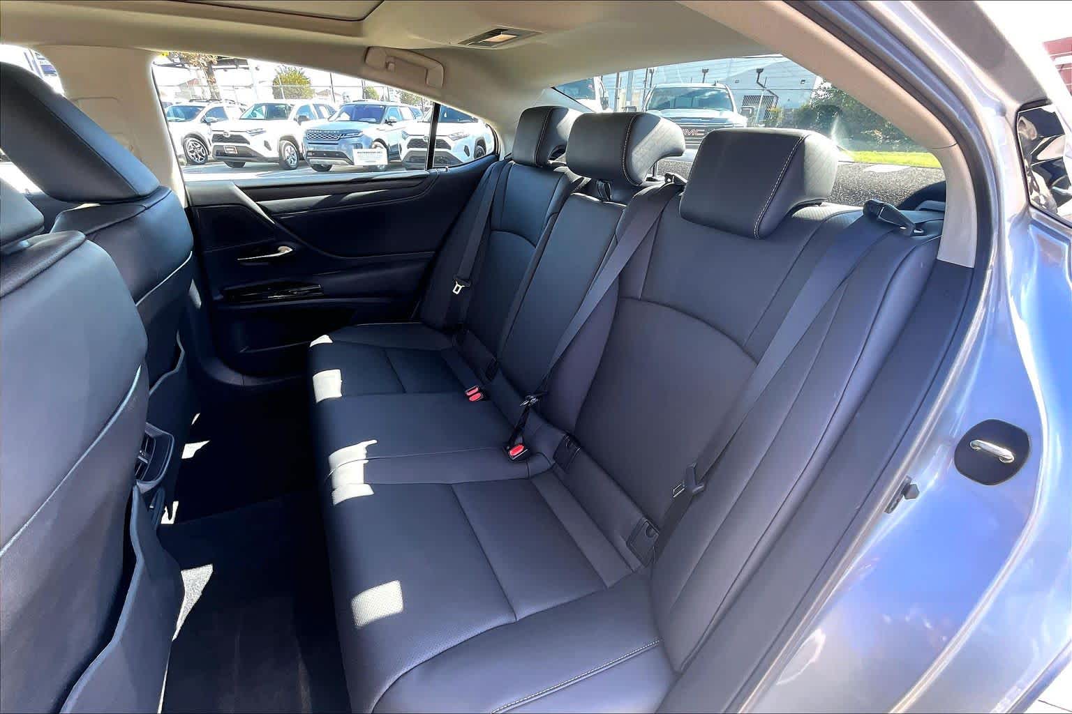 2025 Lexus ES  Iridium at Mercedes-Benz of Houston North