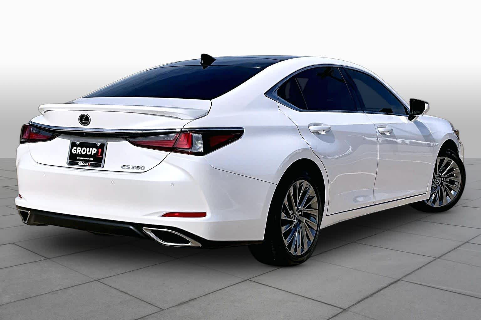 2024 Lexus ES 350 photo 13 of 37