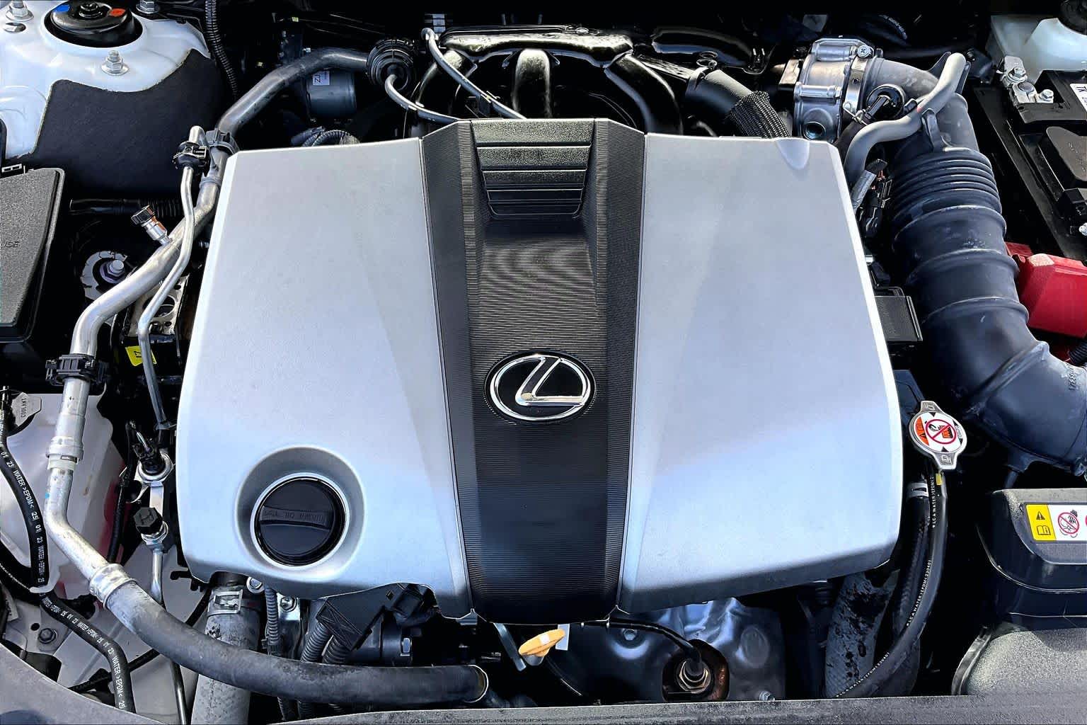 2024 Lexus ES 350 photo 33 of 37