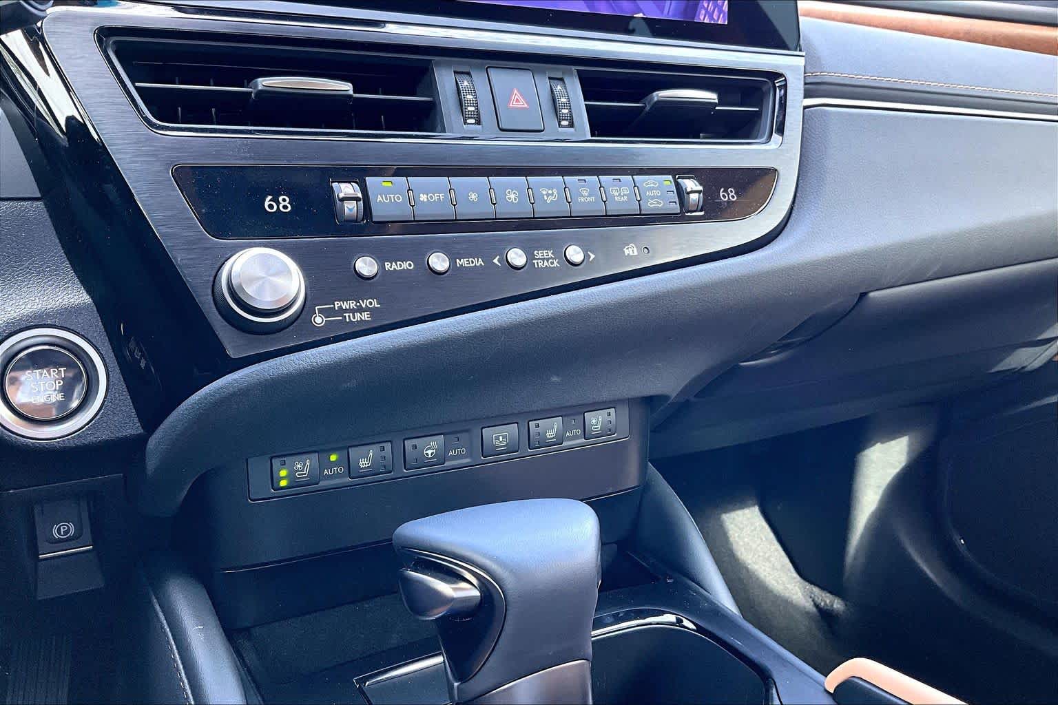 2024 Lexus ES 350 photo 35 of 37