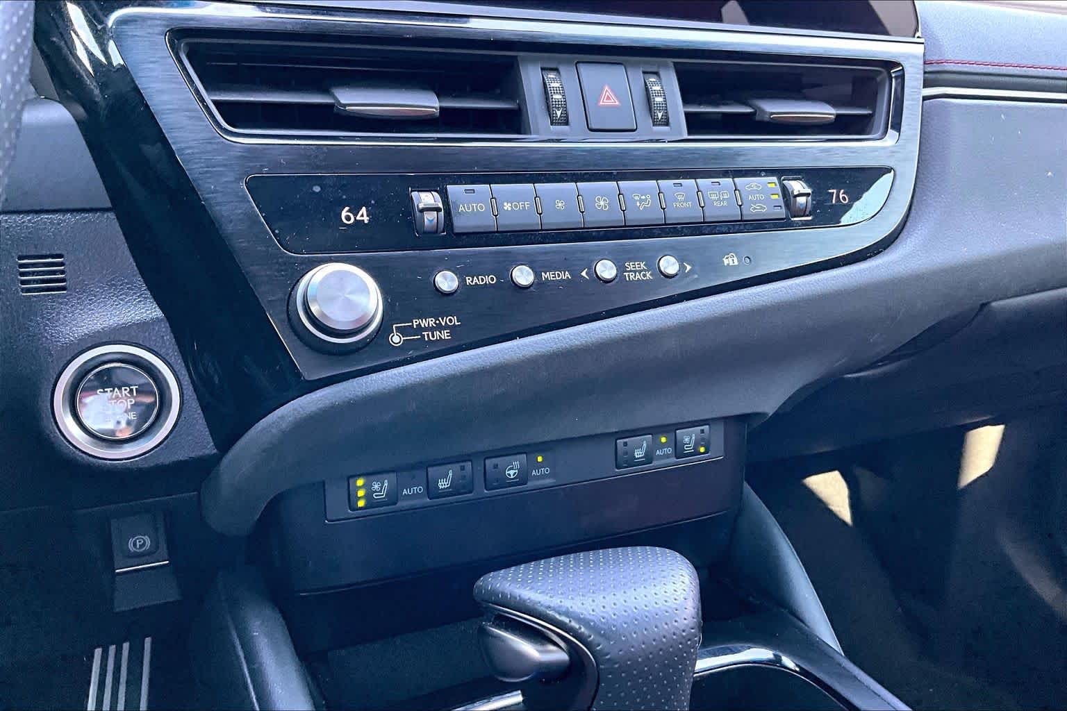 2024 Lexus ES 350 photo 34 of 35