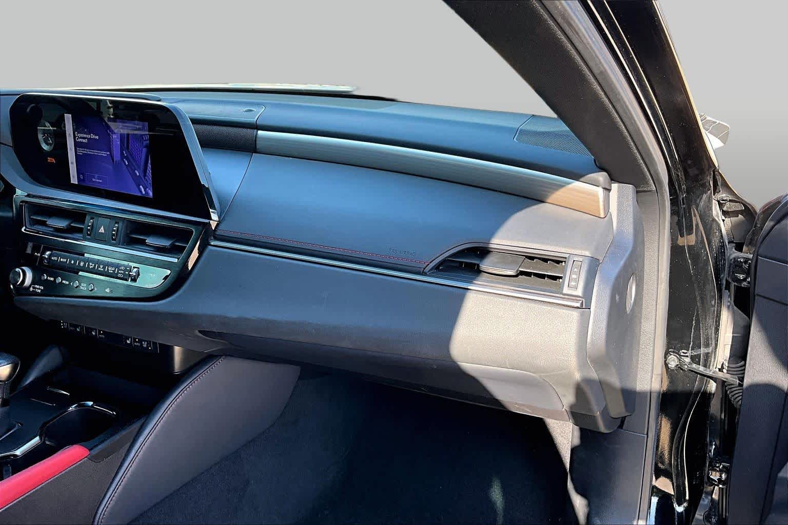 2024 Lexus ES 350 photo 18 of 35