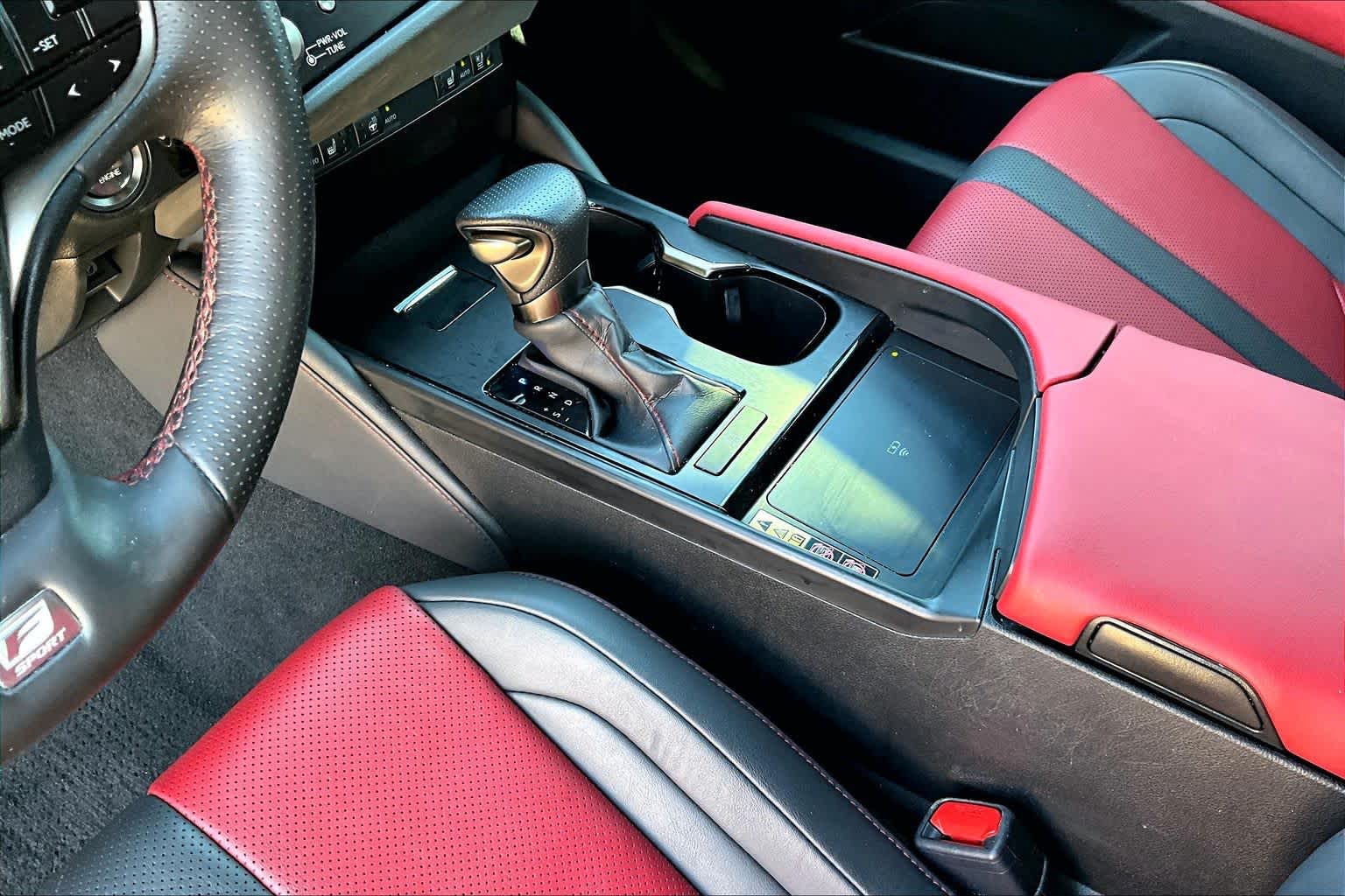 2024 Lexus ES 350 photo 16 of 35