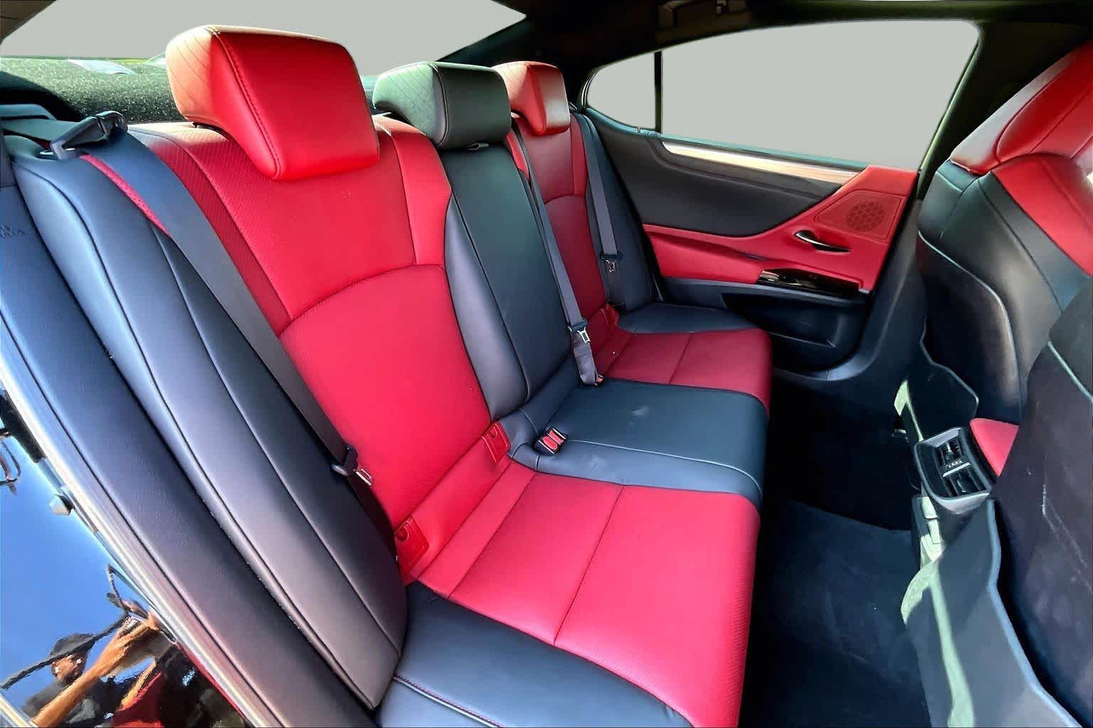 2024 Lexus ES 350 photo 19 of 35