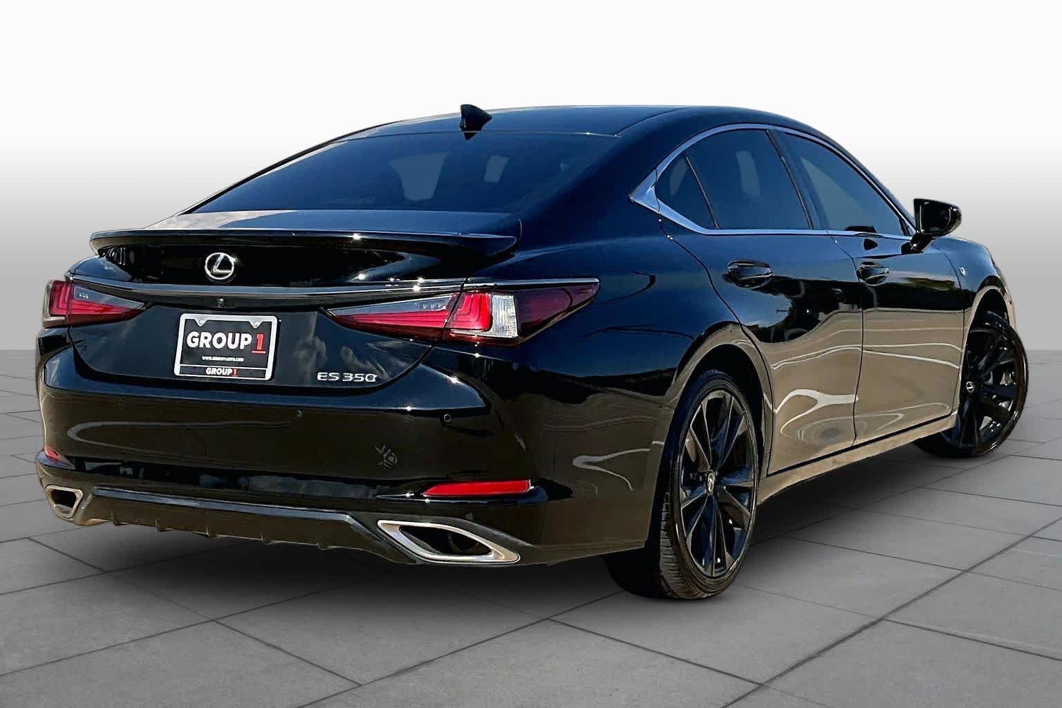 2024 Lexus ES 350 photo 12 of 35