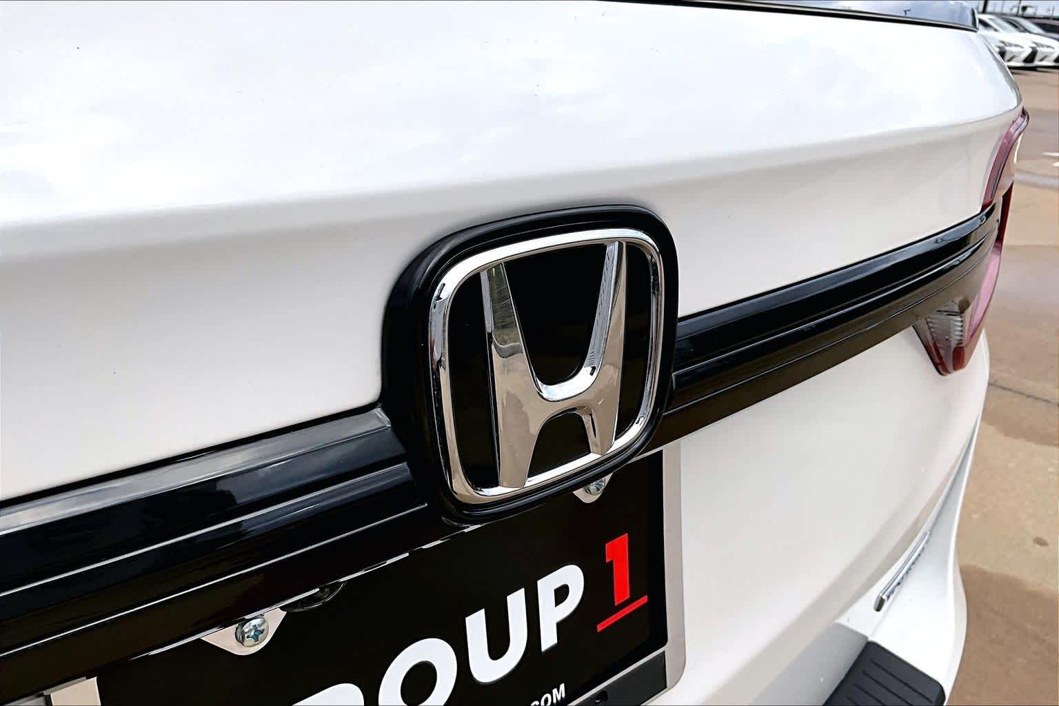 2025 Honda Odyssey Touring Platinum White Pearl at Honda of Clear Lake