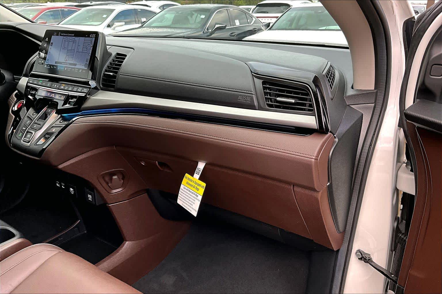 2025 Honda Odyssey Touring Platinum White Pearl at Honda of Clear Lake