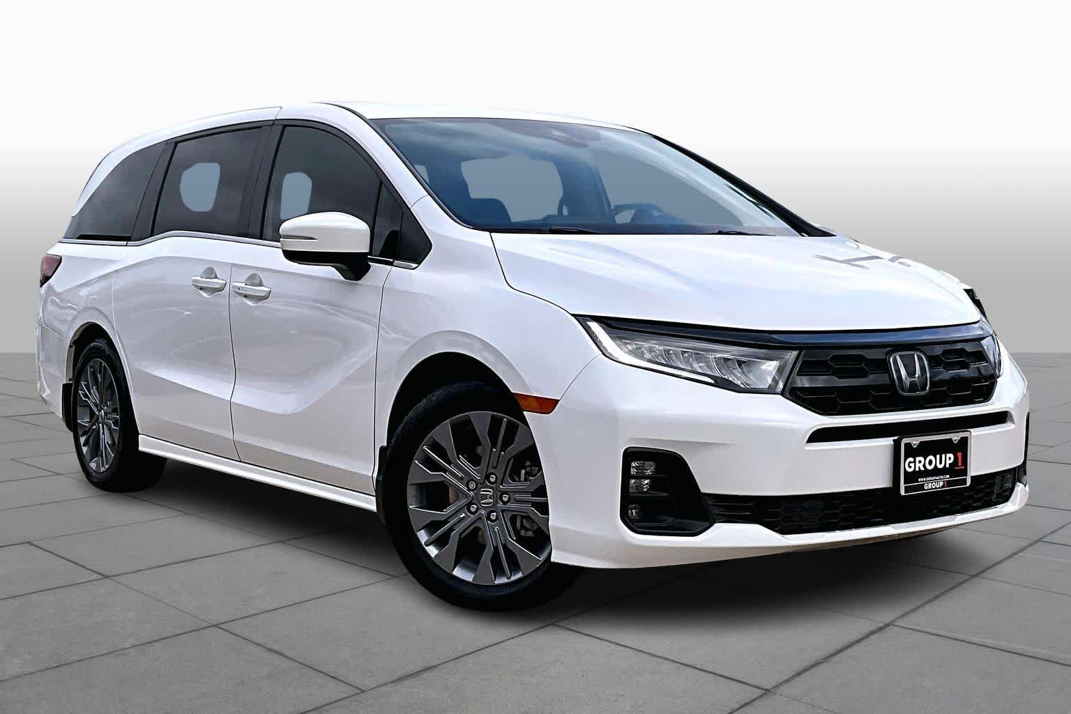 2025 Honda Odyssey Touring Platinum White Pearl at Honda of Clear Lake